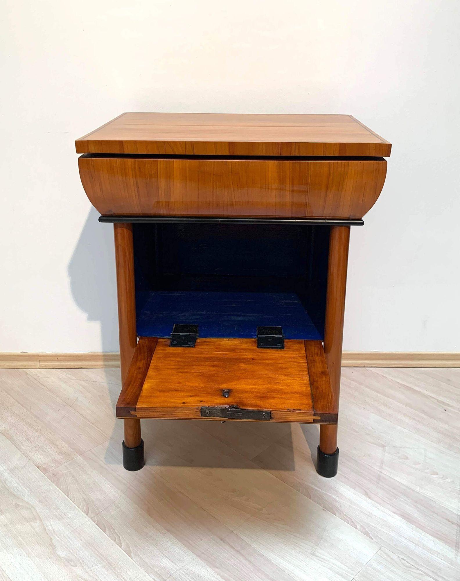 Neoklassizistische Biedermeier-Möbel, Kirschbaumholzfurnier, Österreich, um 1830 7