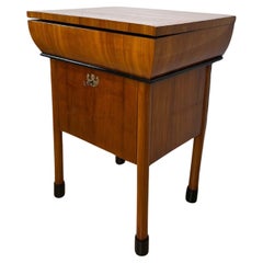 Petit meuble néoclassique Biedermeier, placage en cerisier, Autriche, vers 1830