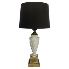 Neoklassizistische figurative griechische Schlüssel-Tischlampe aus Biskuitporzellan, Bavaria
