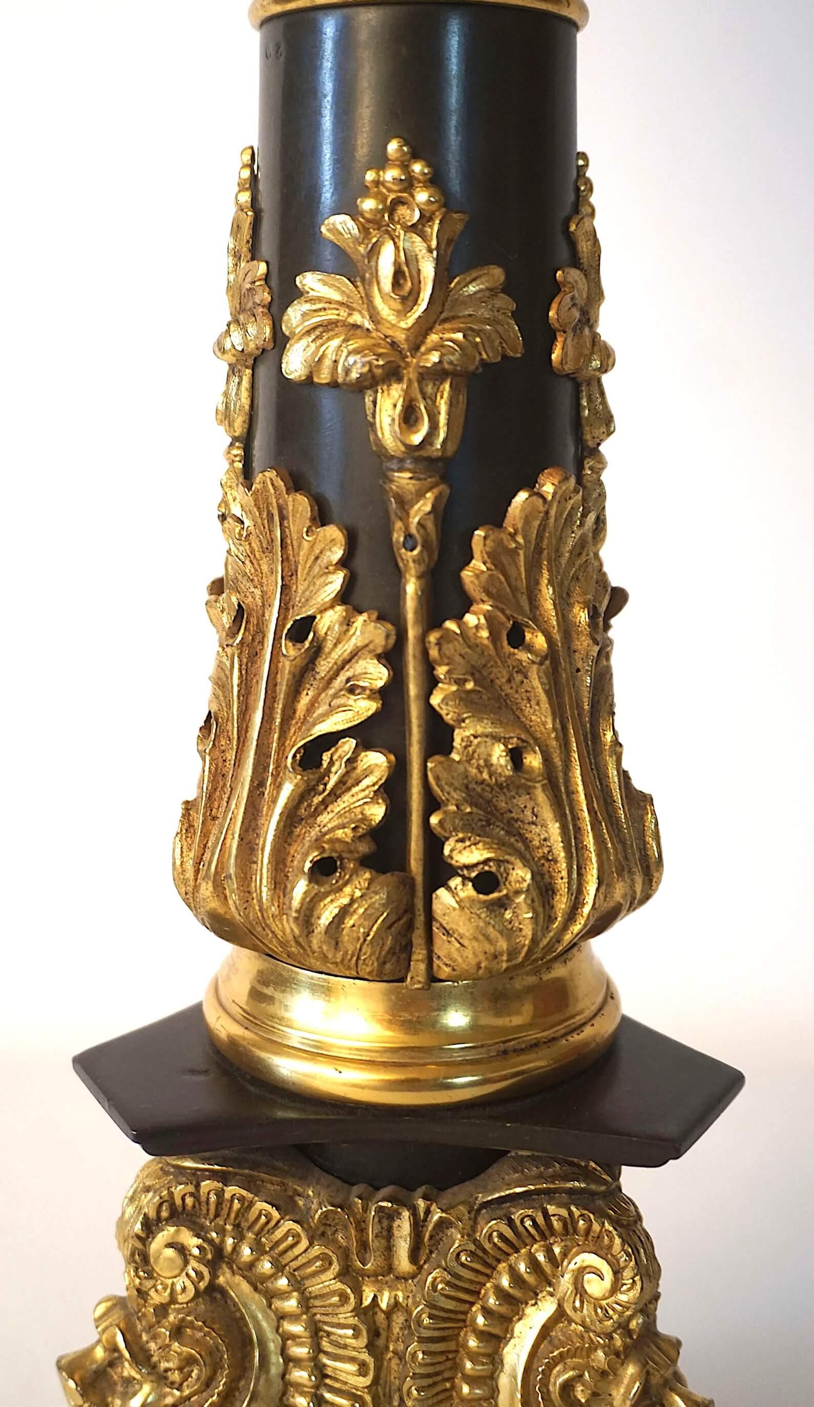 Neoclassical Black and Ormolu Bronze Sinumbra Base Table Lamp, circa 1835 For Sale 2