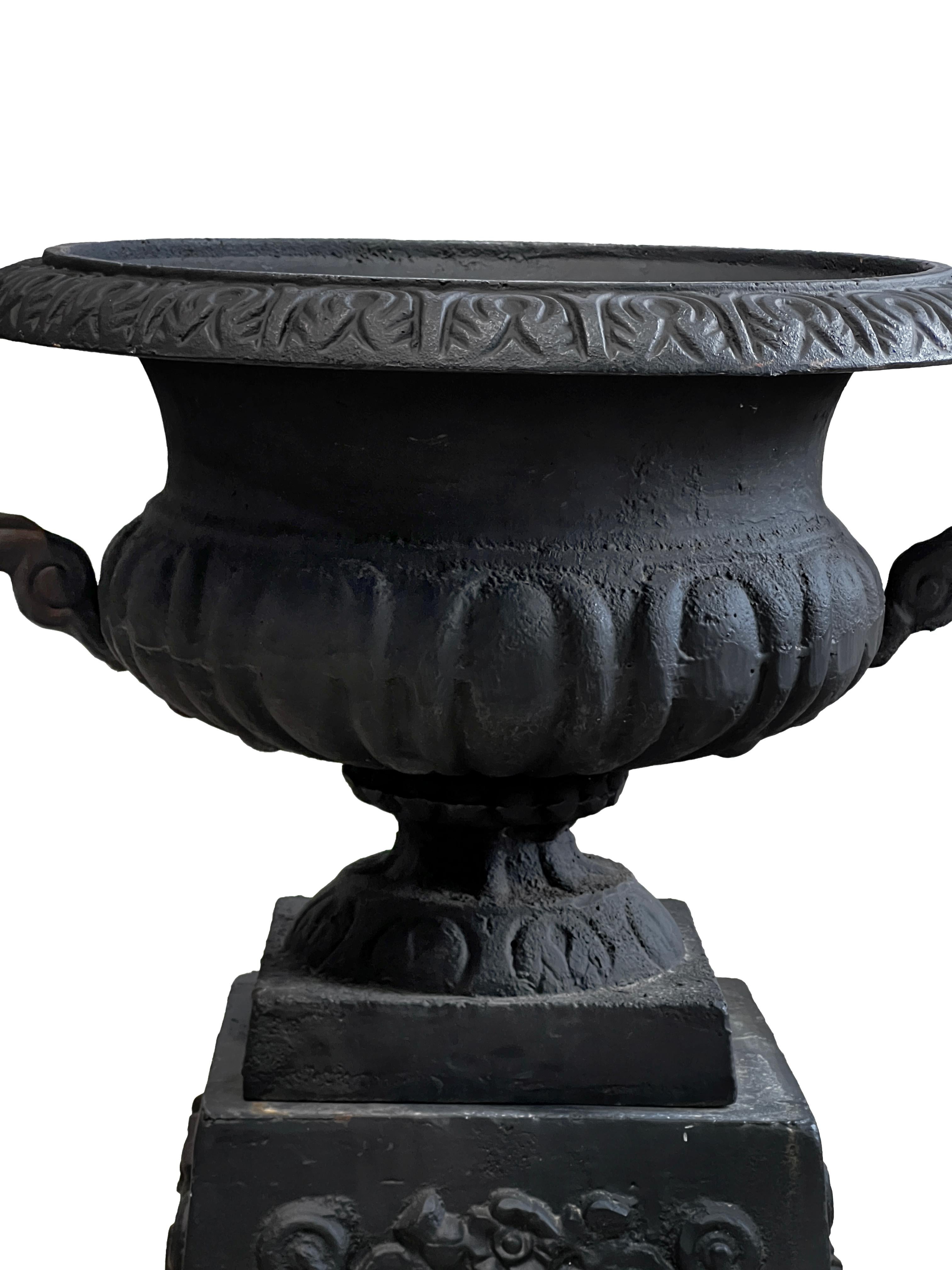 Neoclassical Black Cast Iron Urns with Base / Plinth (Set of 2) In Good Condition For Sale In West Hollywood, CA