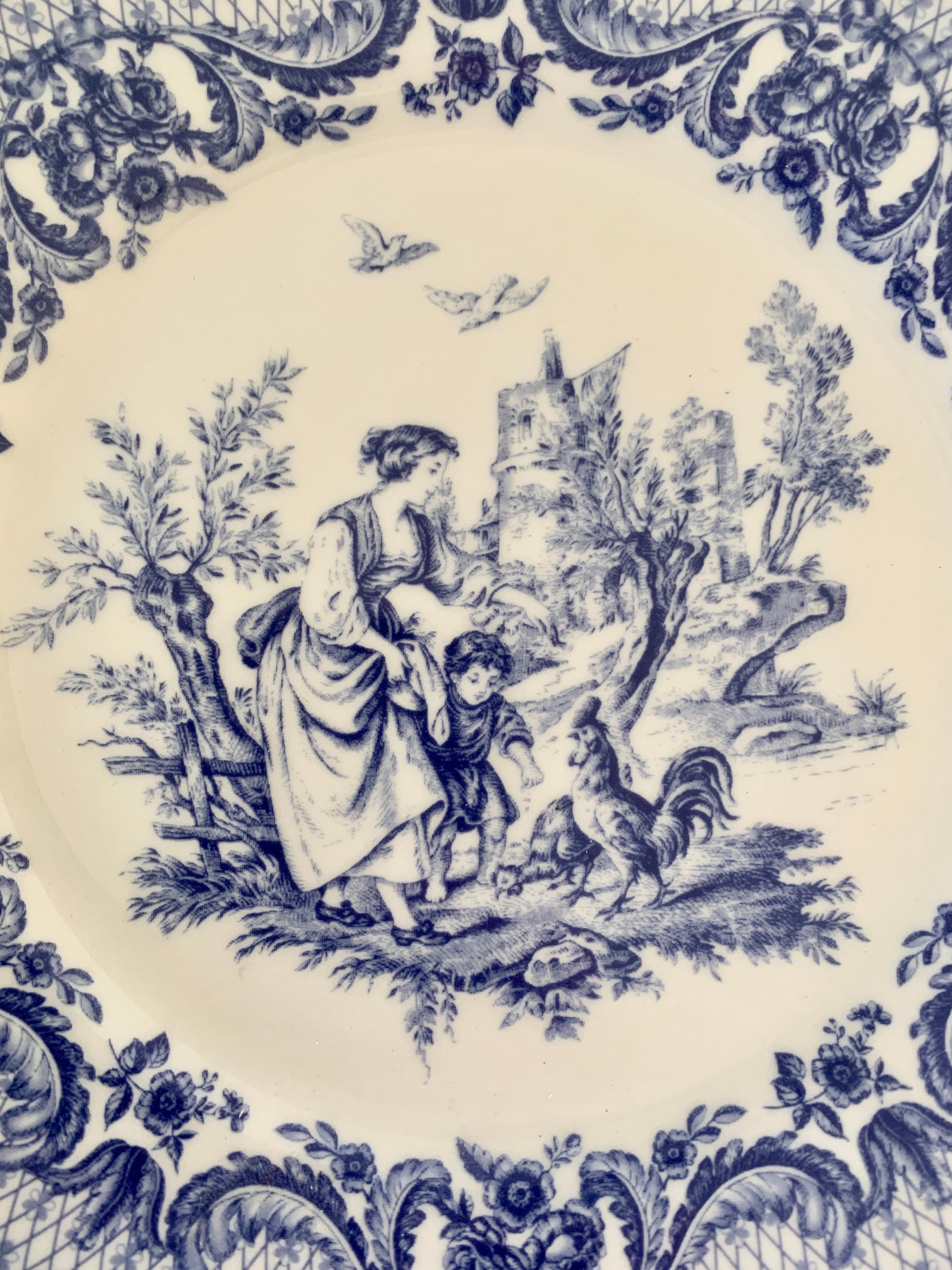 Neoklassizistische blau-weiße szenische pastorale Porzellanteller von Goddinger, Set o im Zustand „Gut“ im Angebot in Elkhart, IN