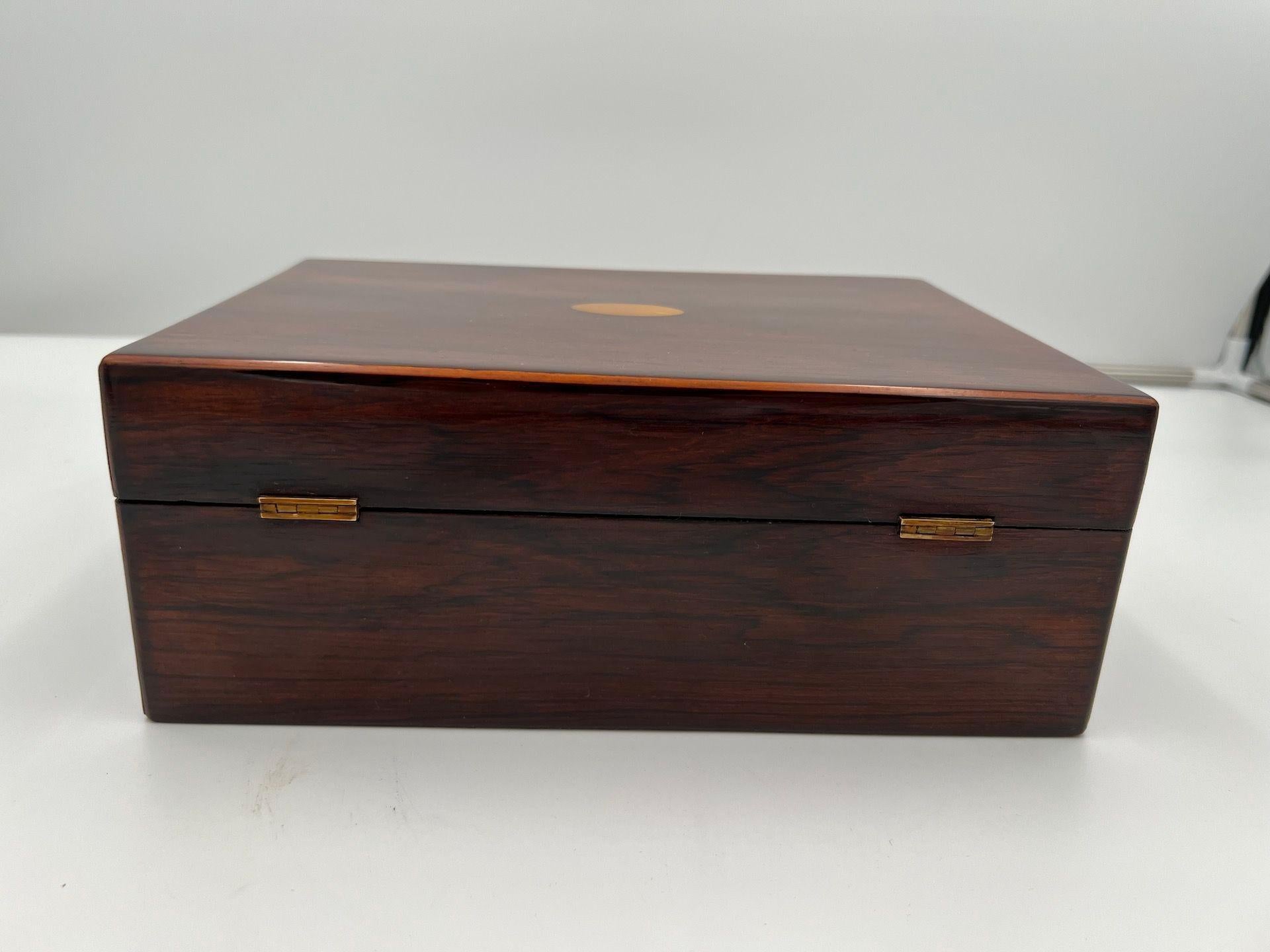 Neoclassical Box, Rosewood, Mother-of-Pearl, France, 19th Century For Sale 2