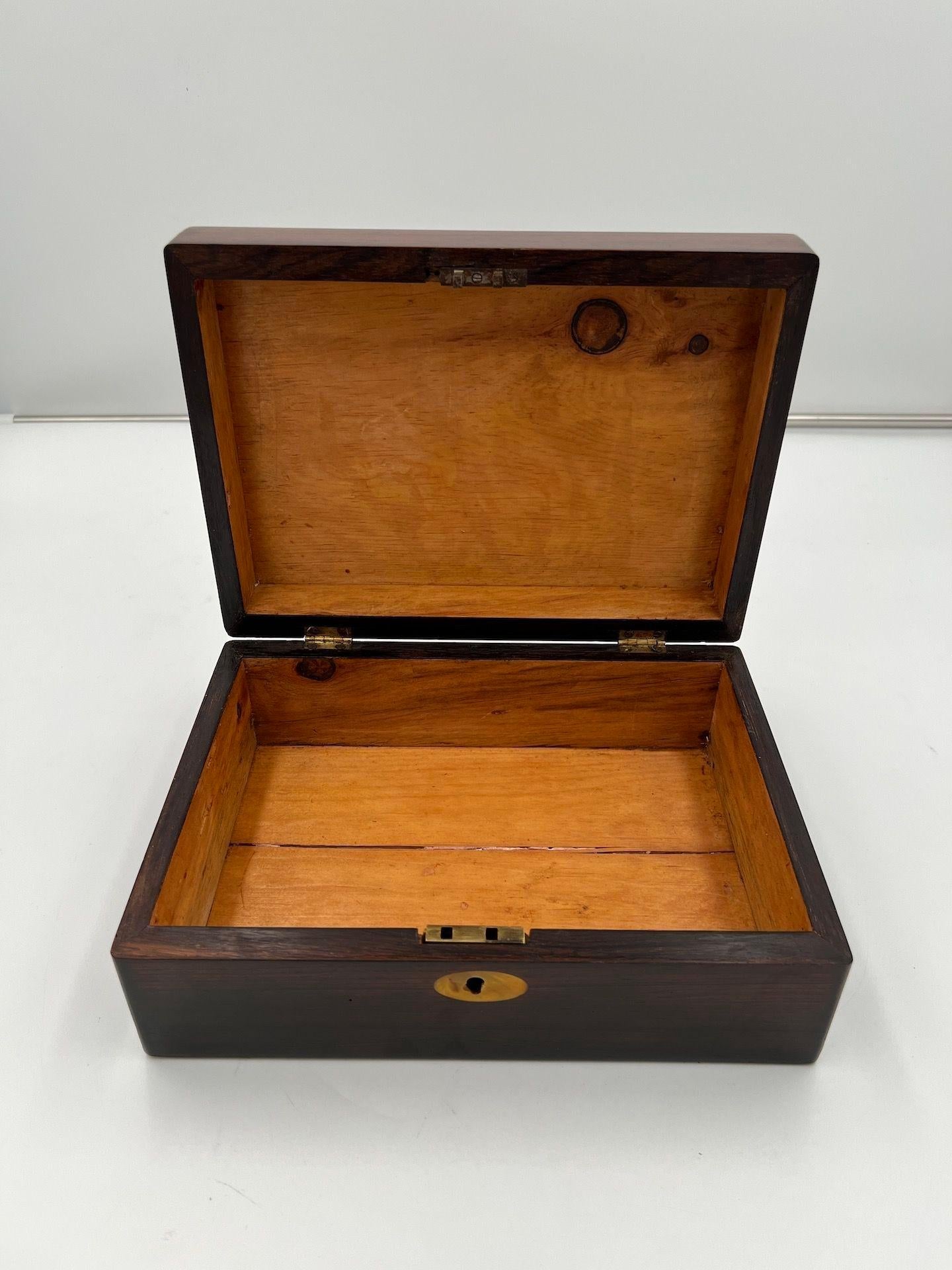 Neoclassical Box, Rosewood, Mother-of-Pearl, France, 19th Century For Sale 4