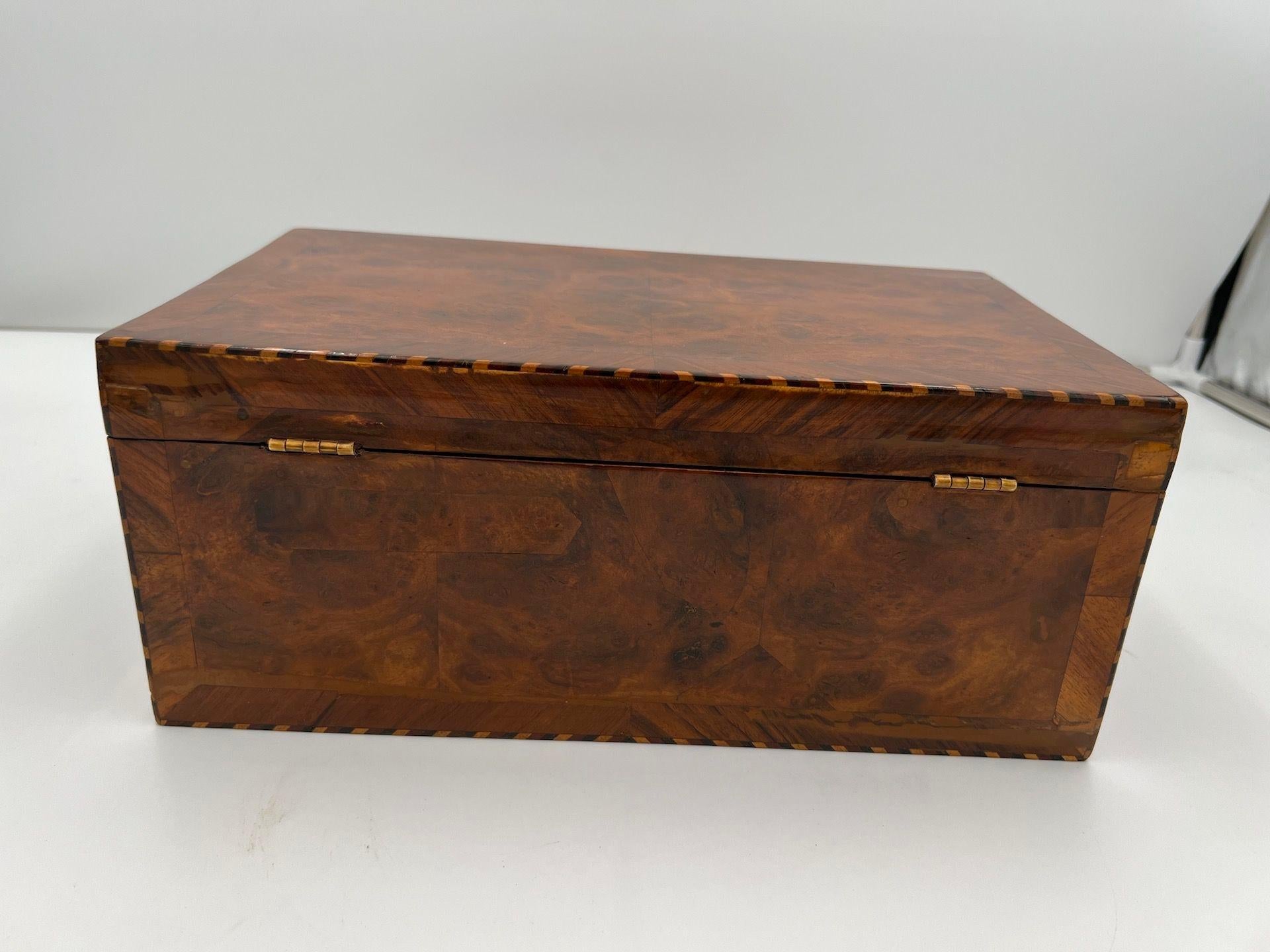 Polished Biedermeier Box, Walnut Veneer, South Germany, circa 1860 For Sale