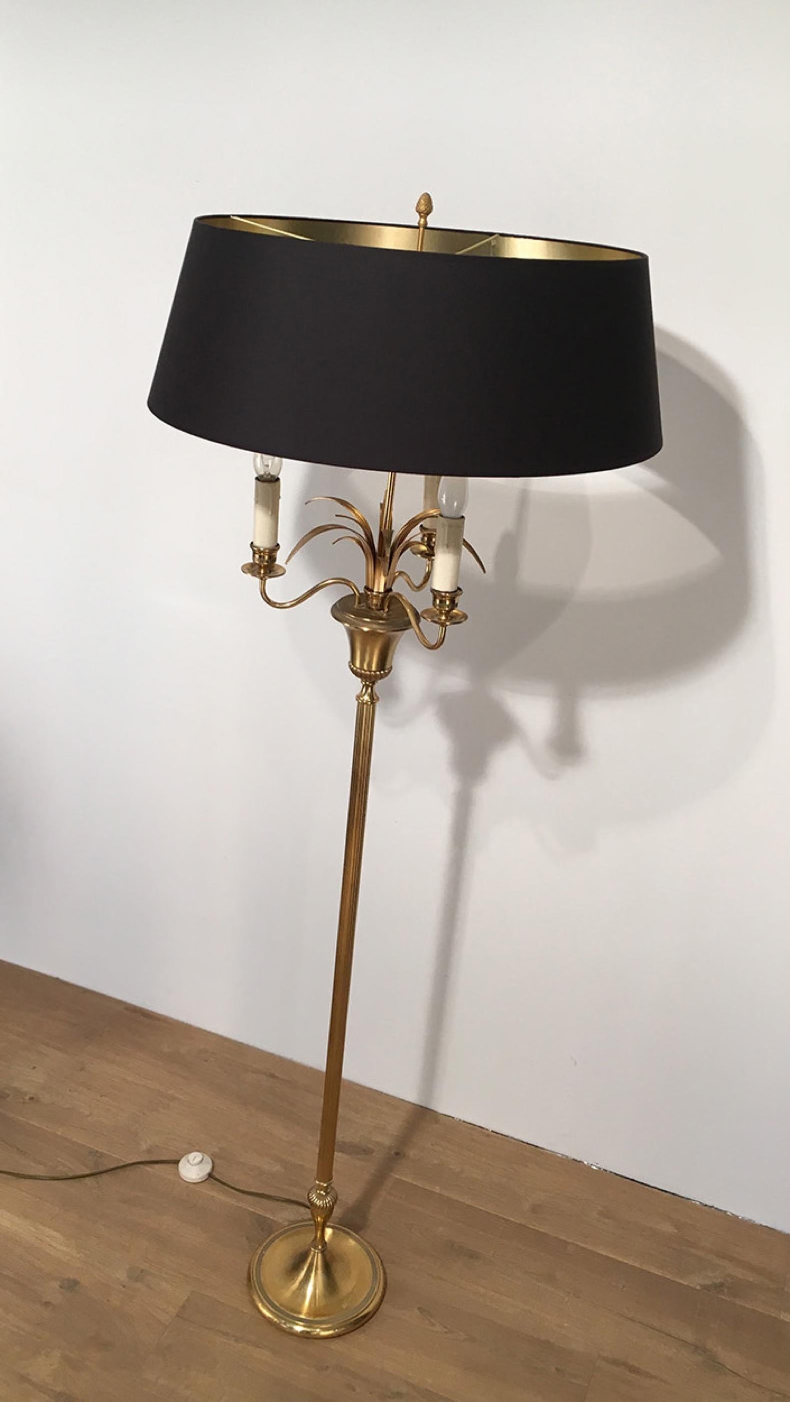 Neoclassical Brass and Gilt Metal Pineapple Floor Lamp, circa 1960 For Sale 4