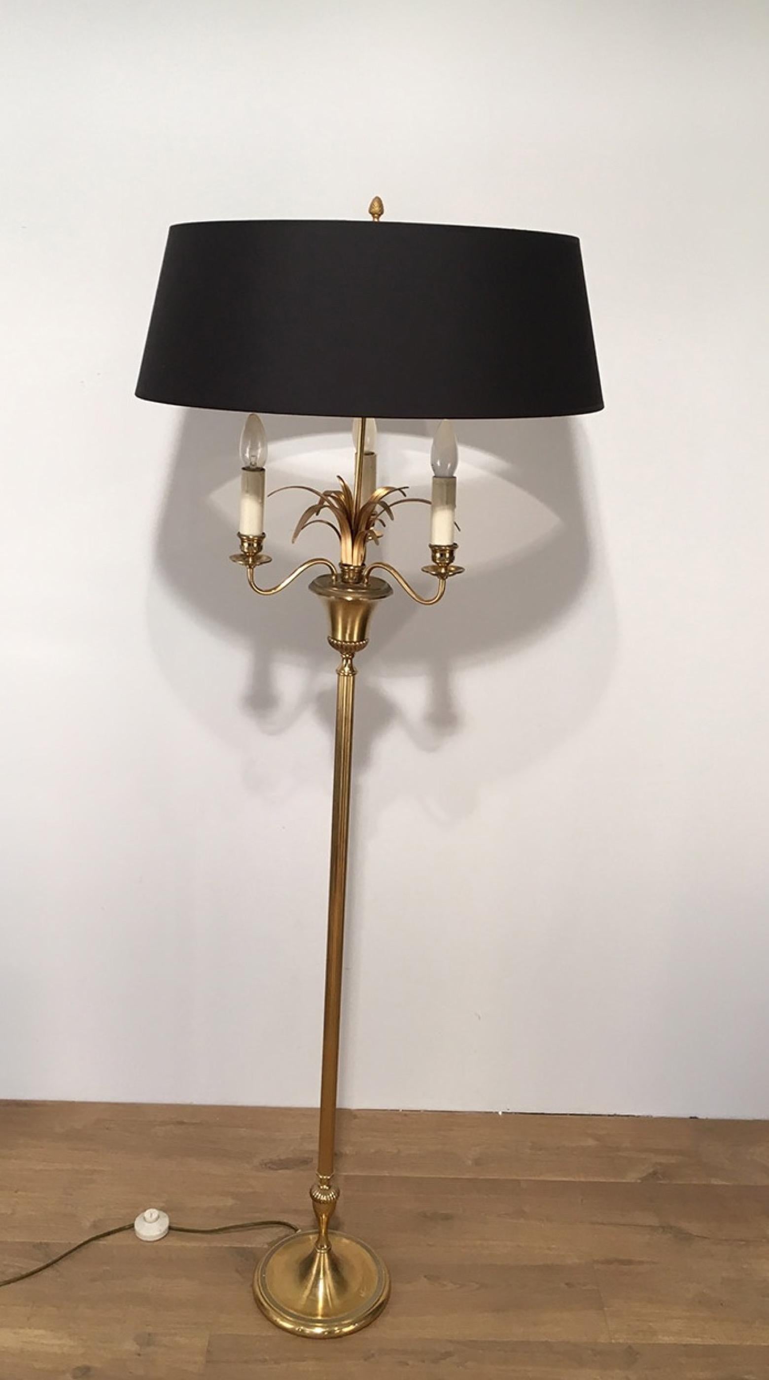 Neoclassical Brass and Gilt Metal Pineapple Floor Lamp, circa 1960 For Sale 7