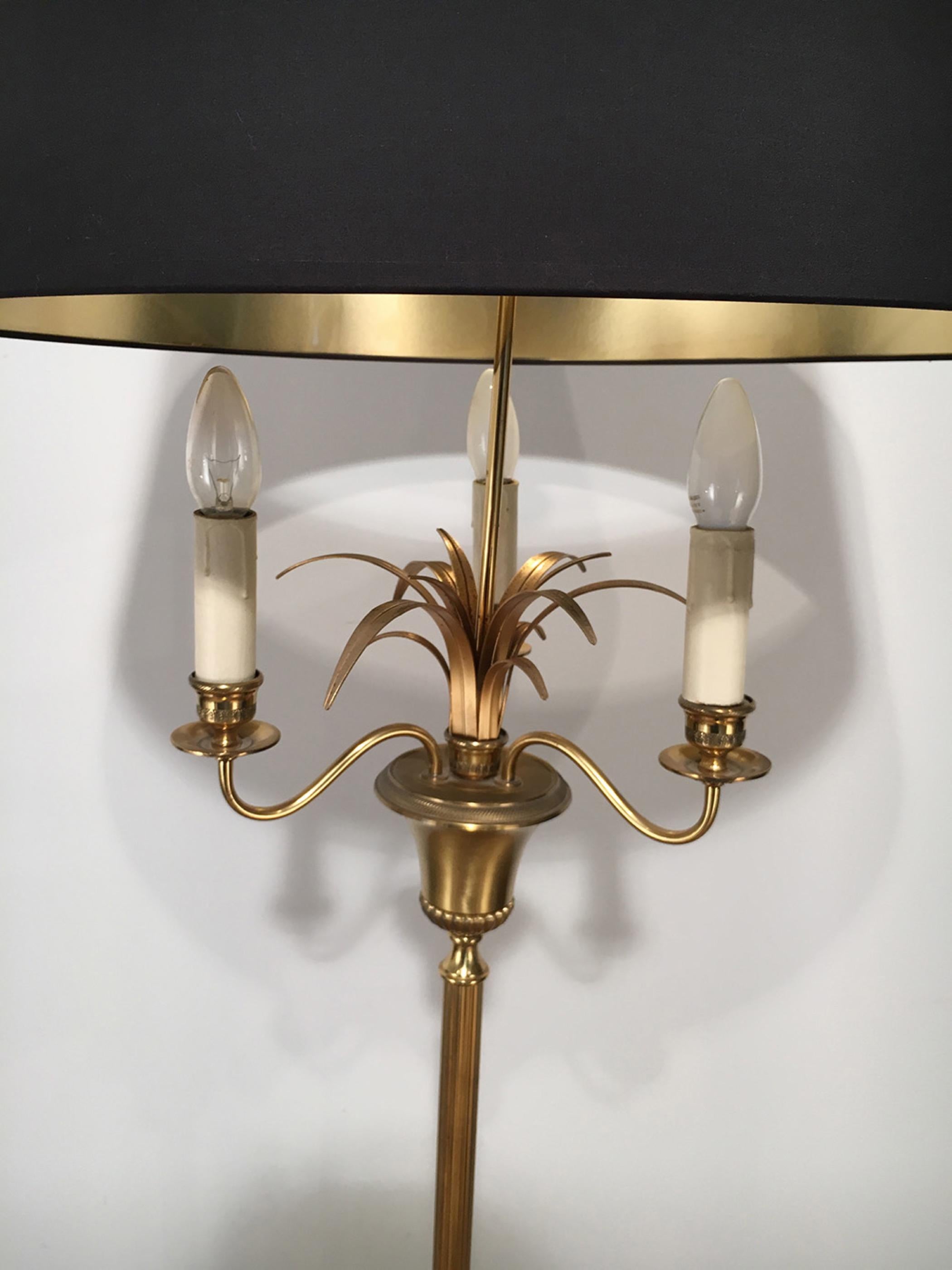 Neoclassical Brass and Gilt Metal Pineapple Floor Lamp, circa 1960 For Sale 9