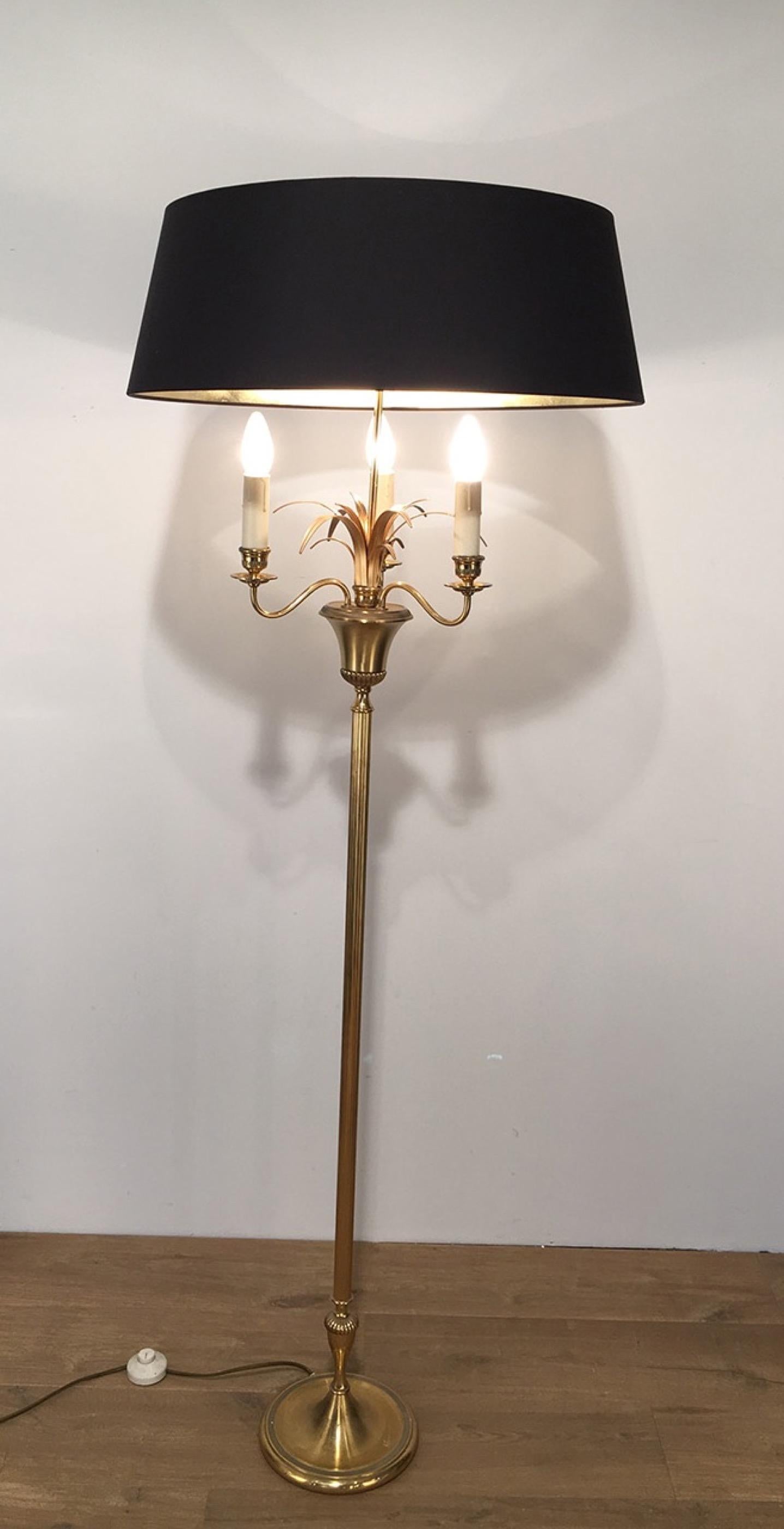 French Neoclassical Brass and Gilt Metal Pineapple Floor Lamp, circa 1960 For Sale