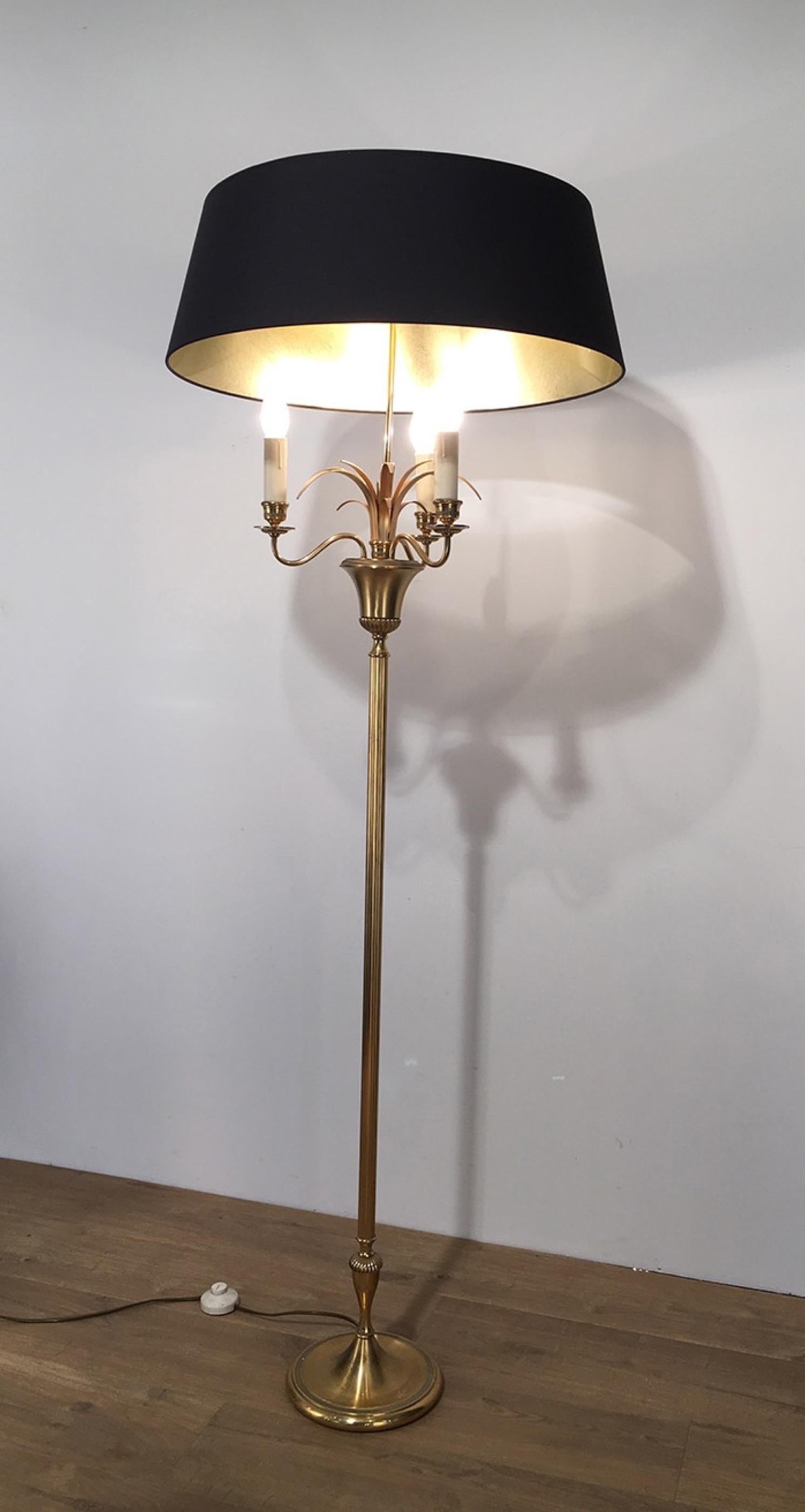 Neoclassical Brass and Gilt Metal Pineapple Floor Lamp, circa 1960 In Good Condition For Sale In Marcq-en-Barœul, Hauts-de-France