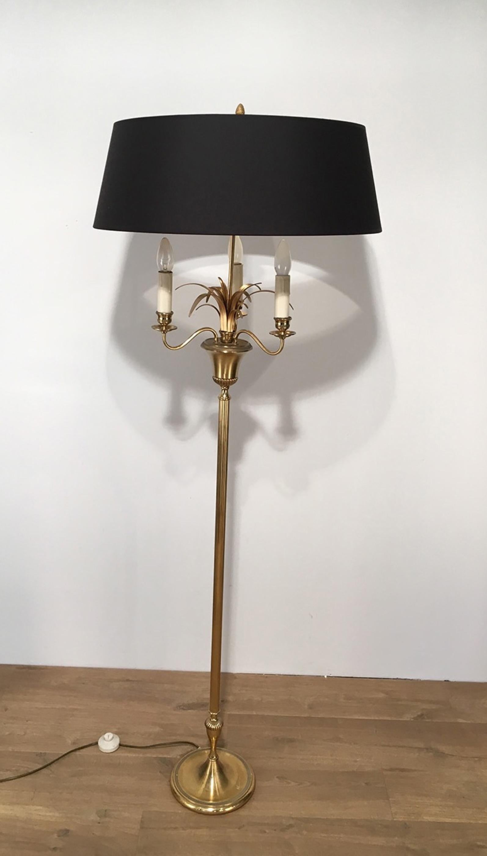 Mid-20th Century Neoclassical Brass and Gilt Metal Pineapple Floor Lamp, circa 1960 For Sale