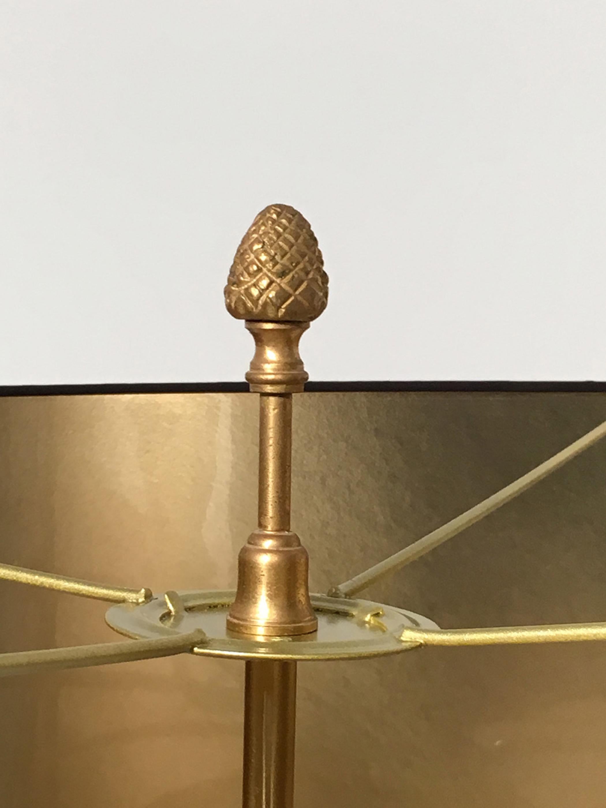 Neoclassical Brass and Gilt Metal Pineapple Floor Lamp, circa 1960 For Sale 3