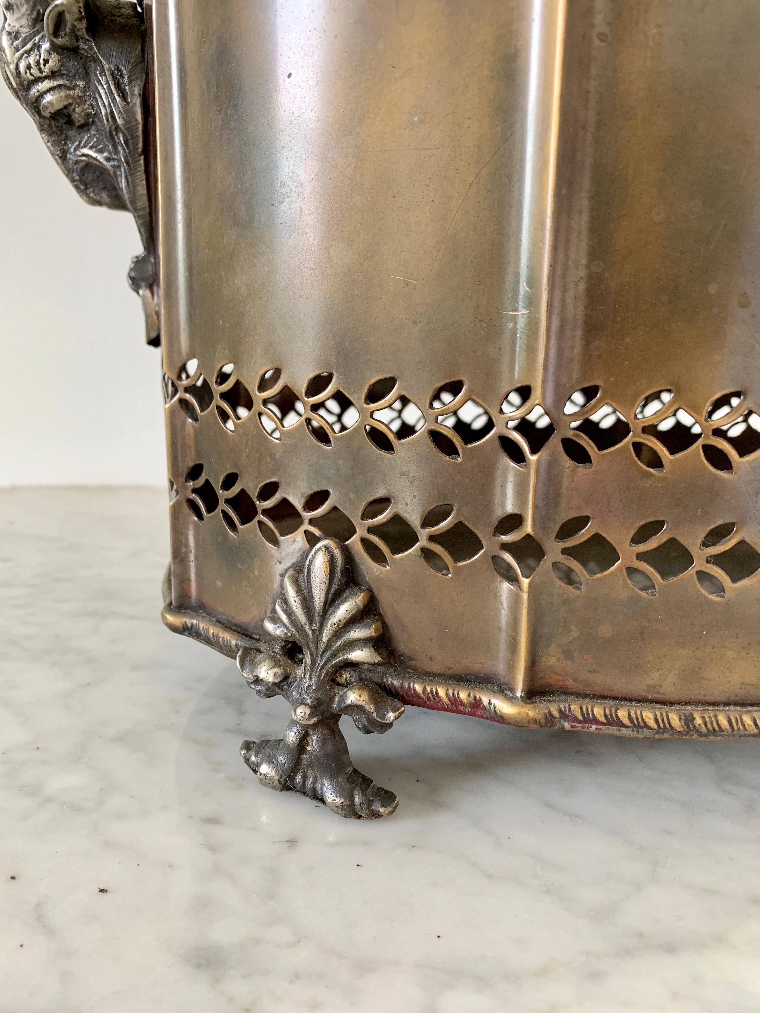Neoclassical Brass Cachepot Planter with Ram's Heads In Good Condition For Sale In Elkhart, IN