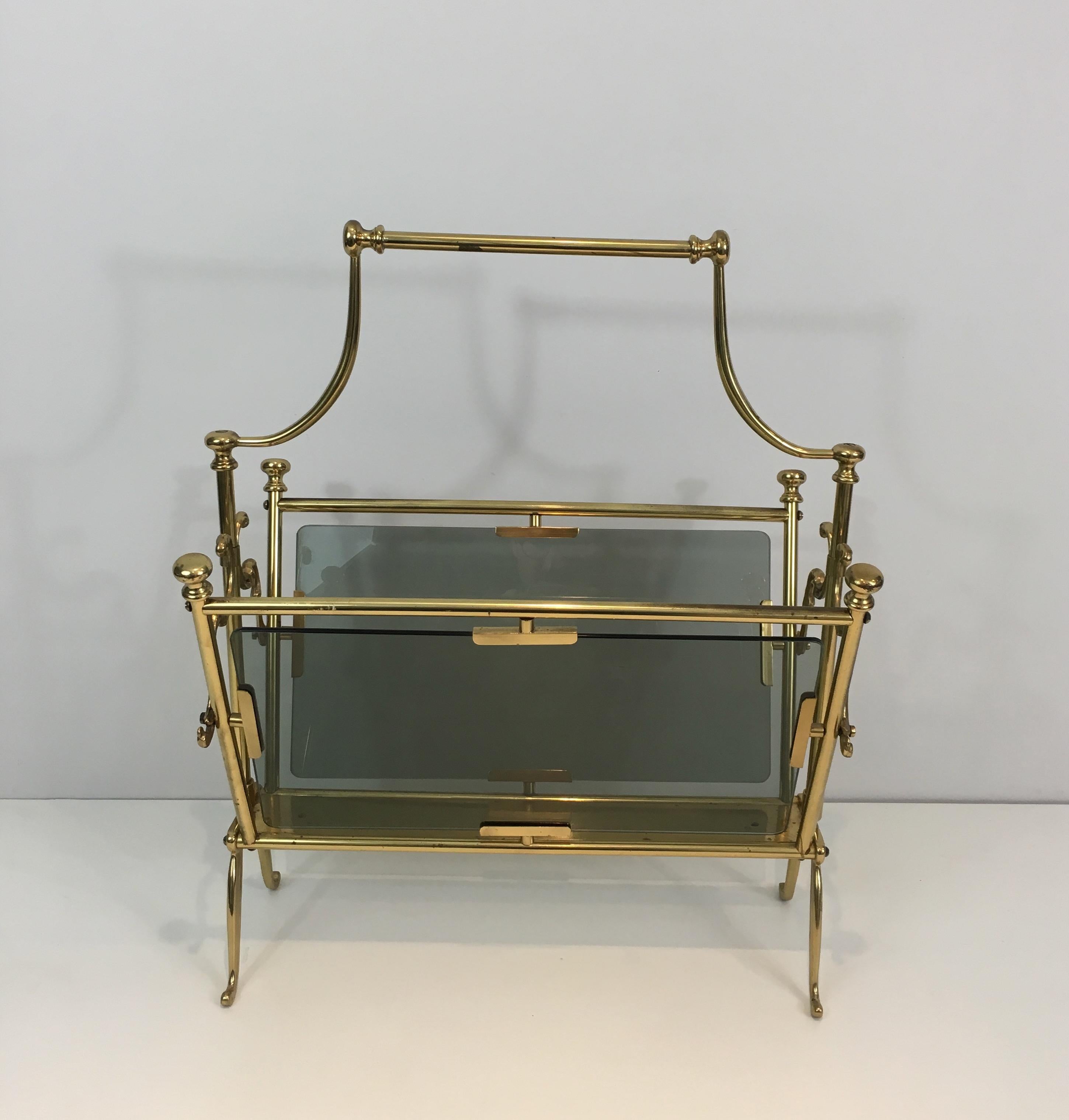Neoclassical Brass Magazine Rack with Blueish Glass Panels, French In Good Condition In Marcq-en-Barœul, Hauts-de-France