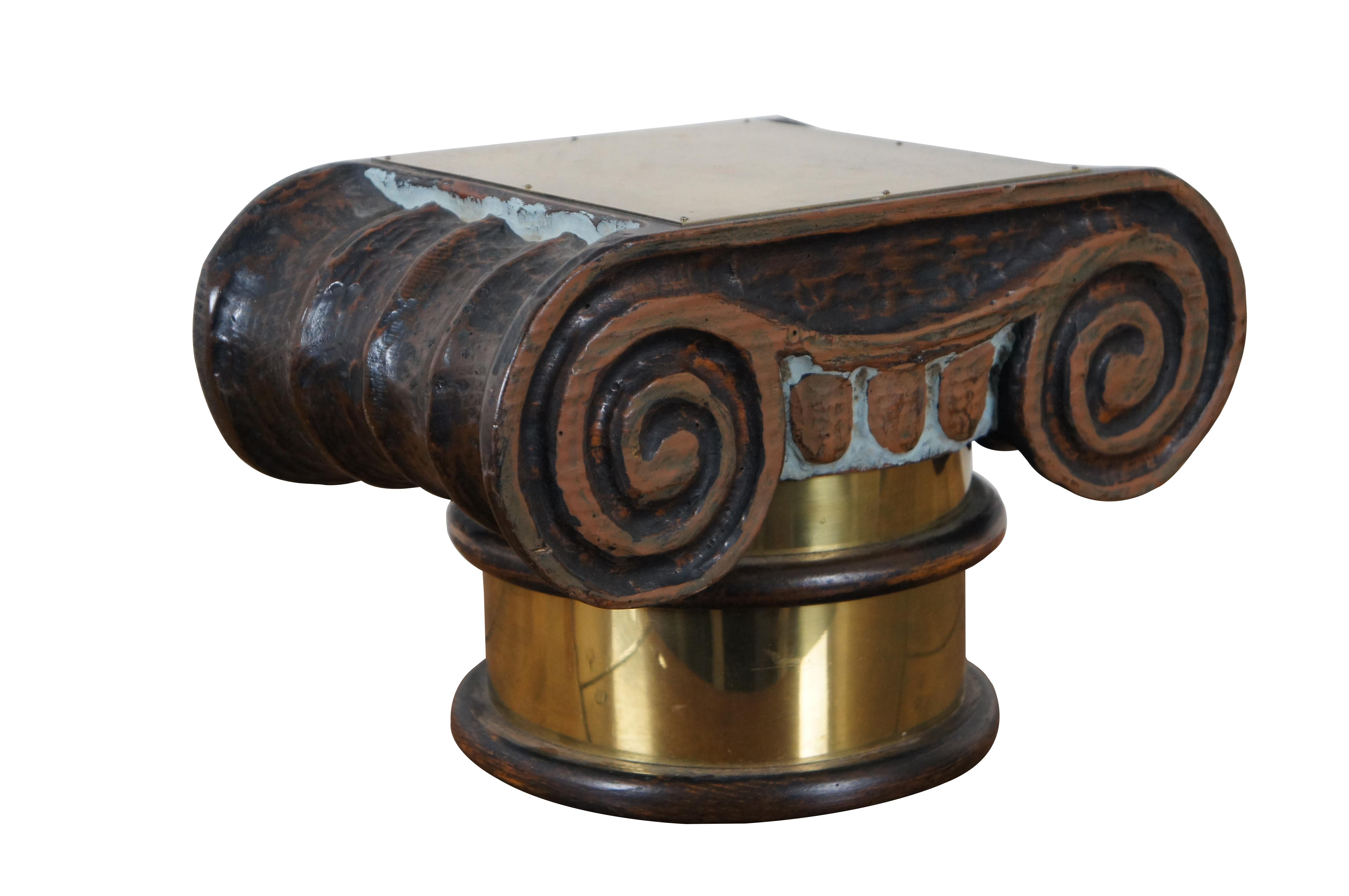 Neoclassical Brass Resin Capital Column Plant Stand Sculpture Display Pedestal In Good Condition In Dayton, OH