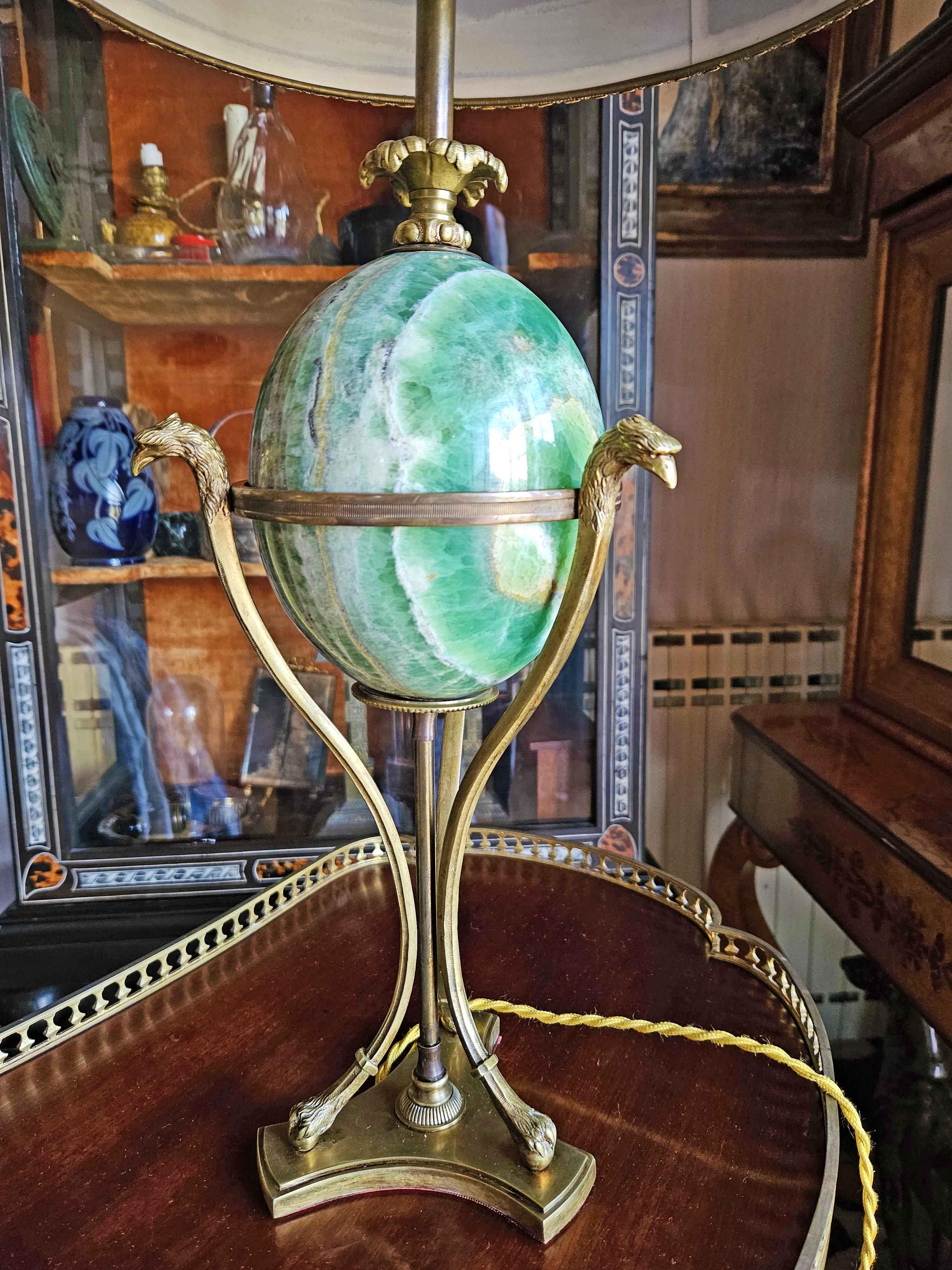 Neoklassizistische Bronze- und Fluorspar-Lampe, signiert Maison Charles im Angebot 7