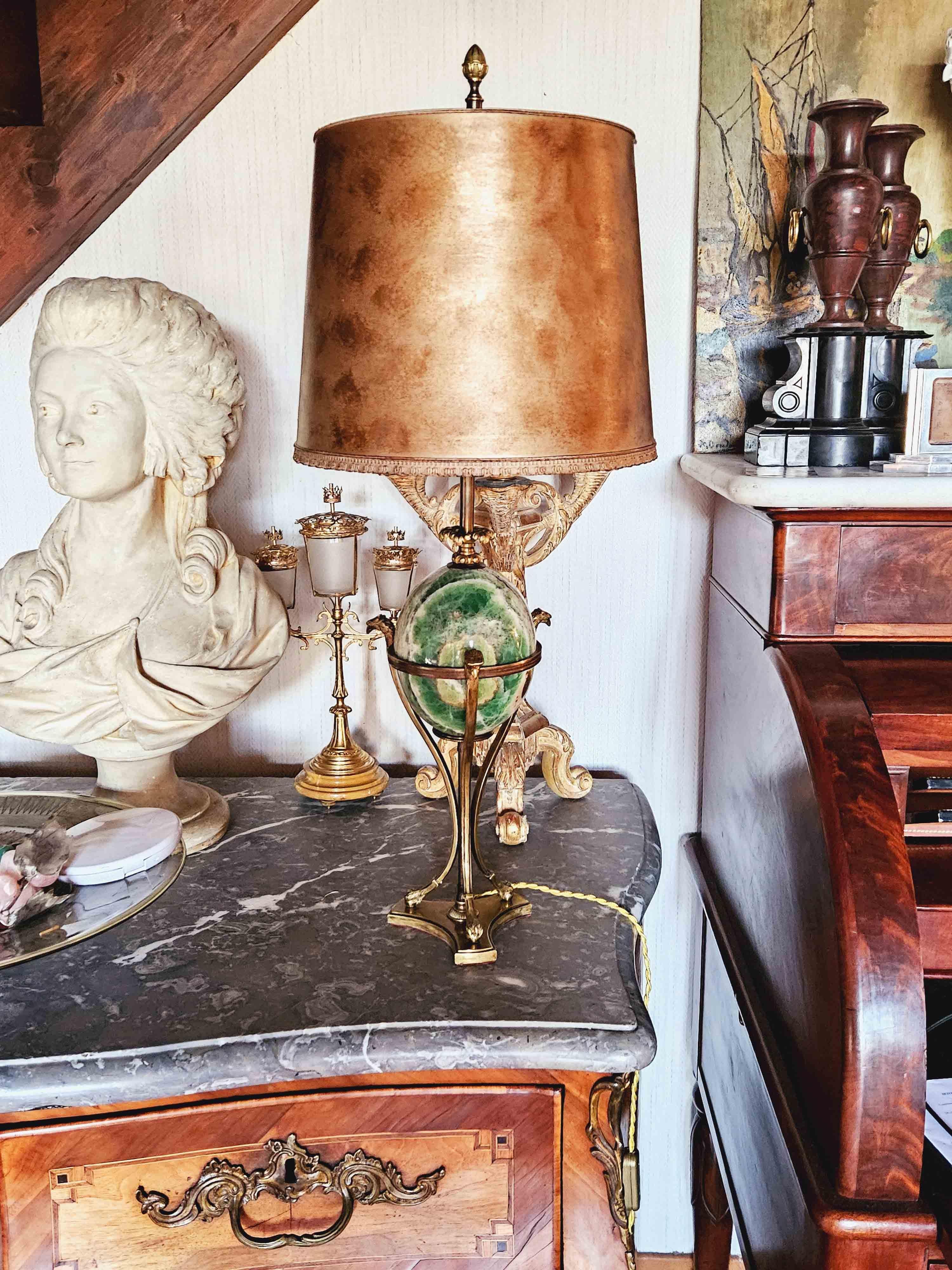 Neoklassizistische Bronze- und Fluorspar-Lampe, signiert Maison Charles im Angebot 9