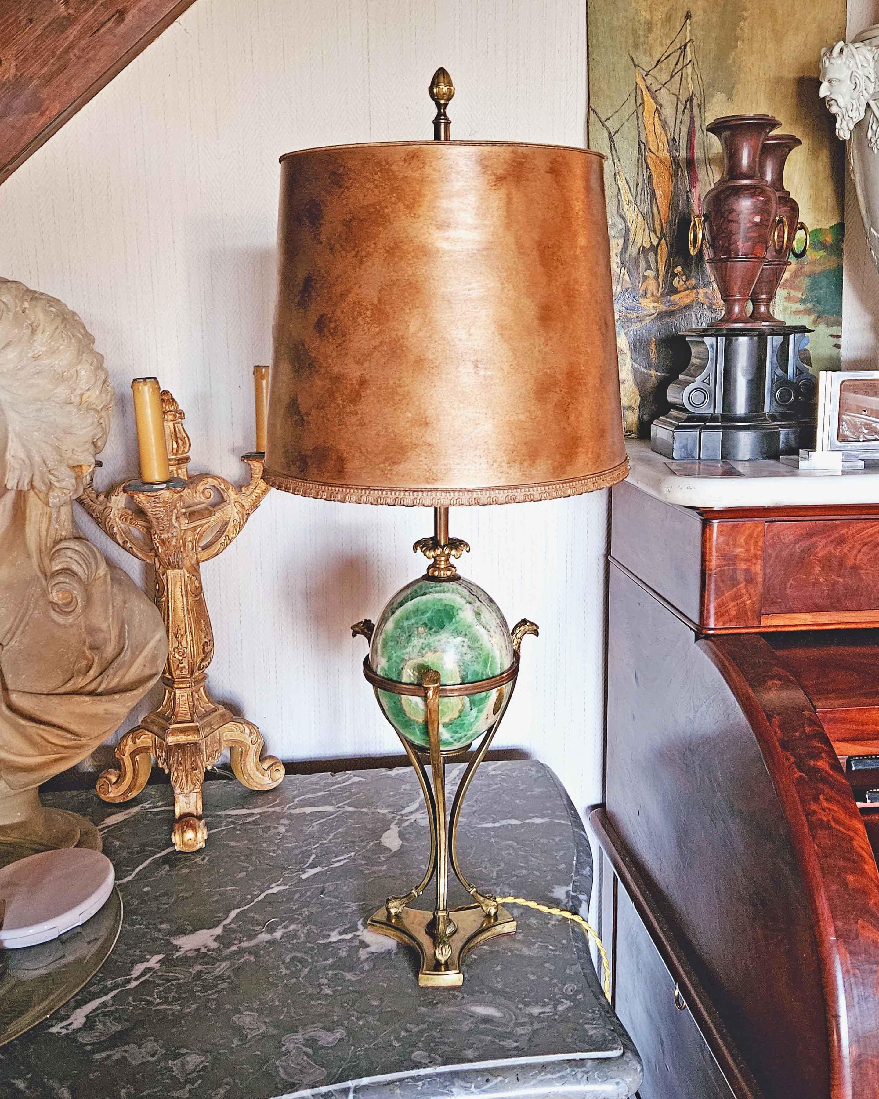 Neoklassizistische Bronze- und Fluorspar-Lampe, signiert Maison Charles im Angebot 11