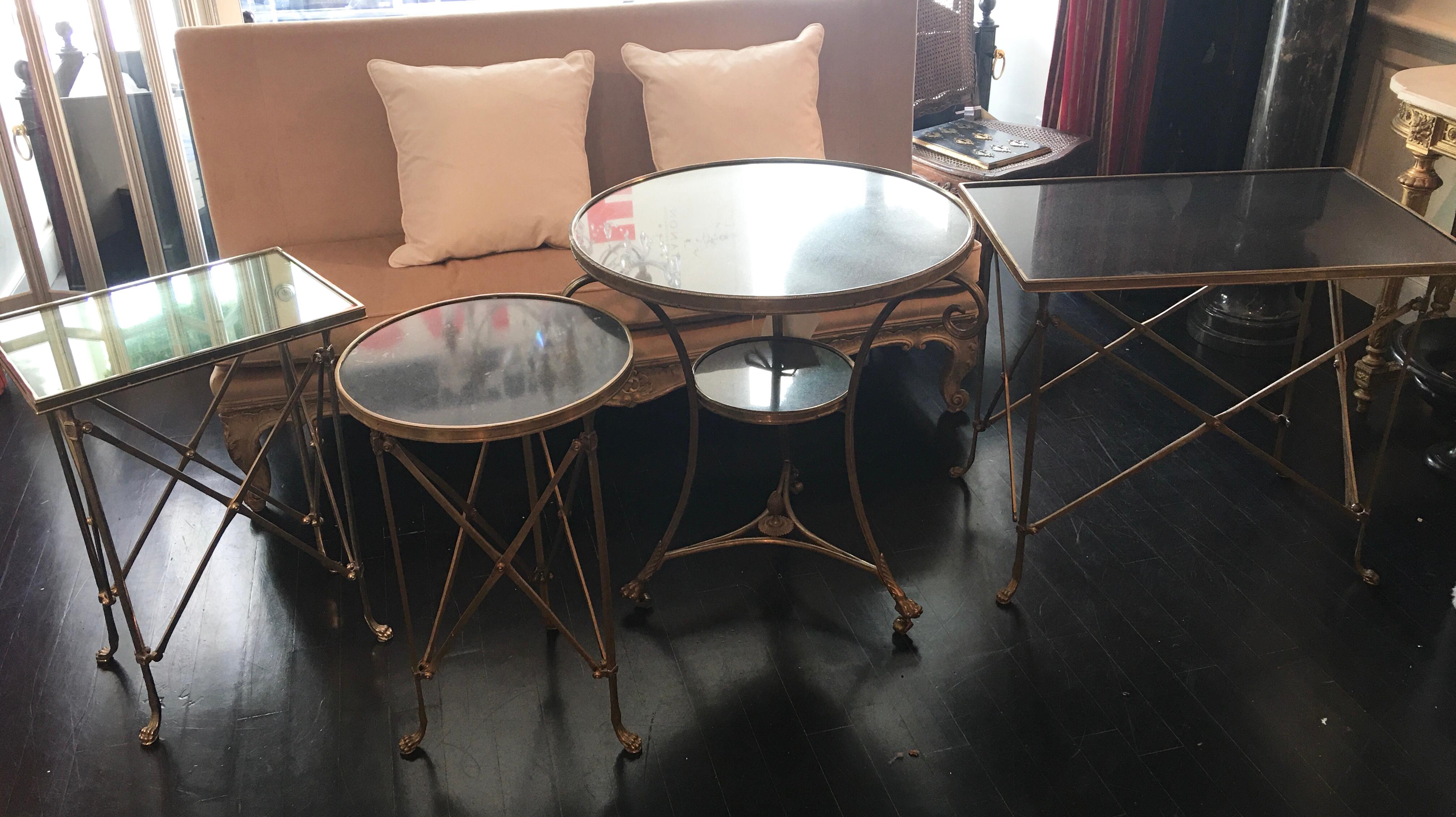 Table guéridon néoclassique de style Empire en bronze et marbre:: à deux étages en vente 7