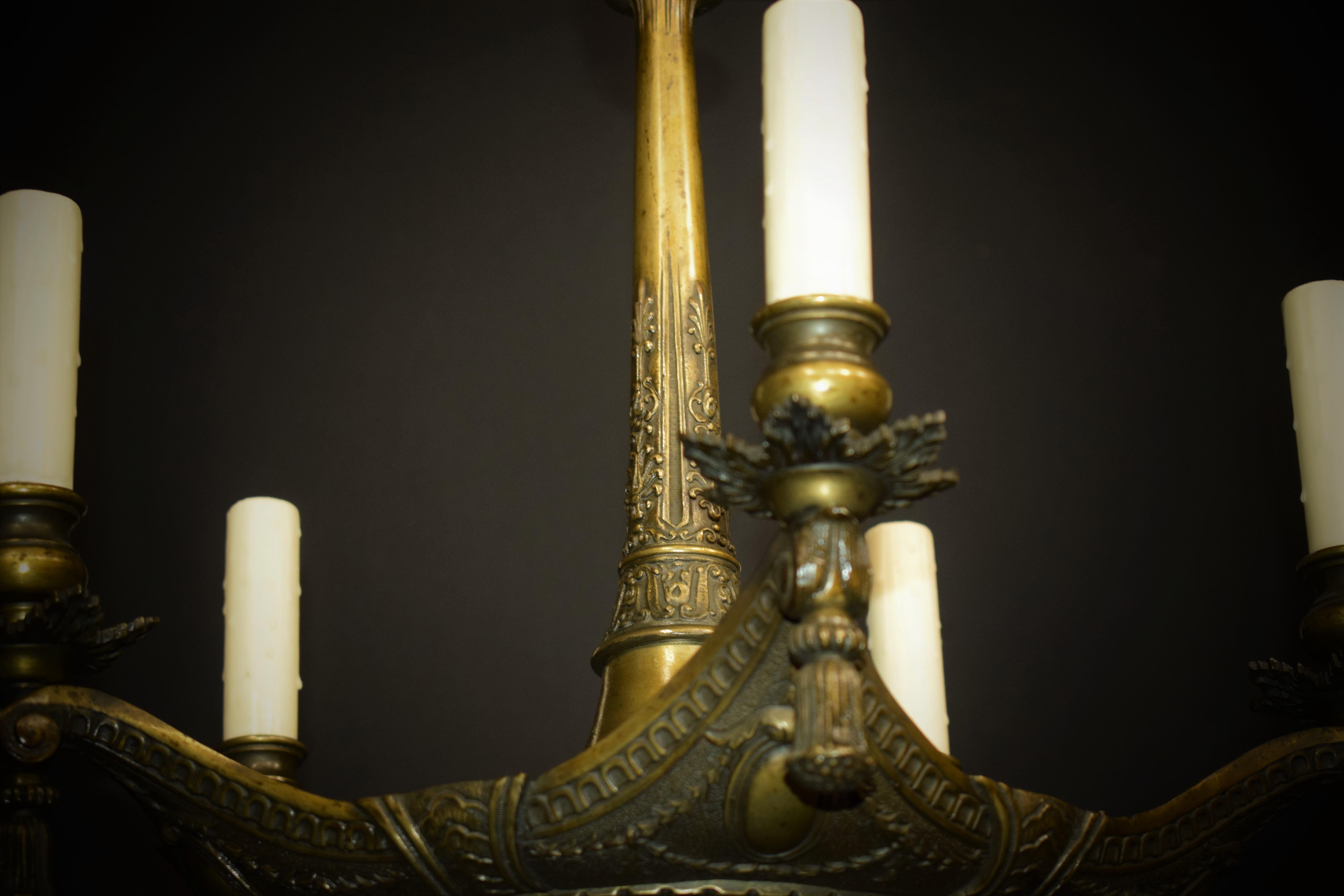 Mid-20th Century Neoclassical Bronze Chandelier For Sale