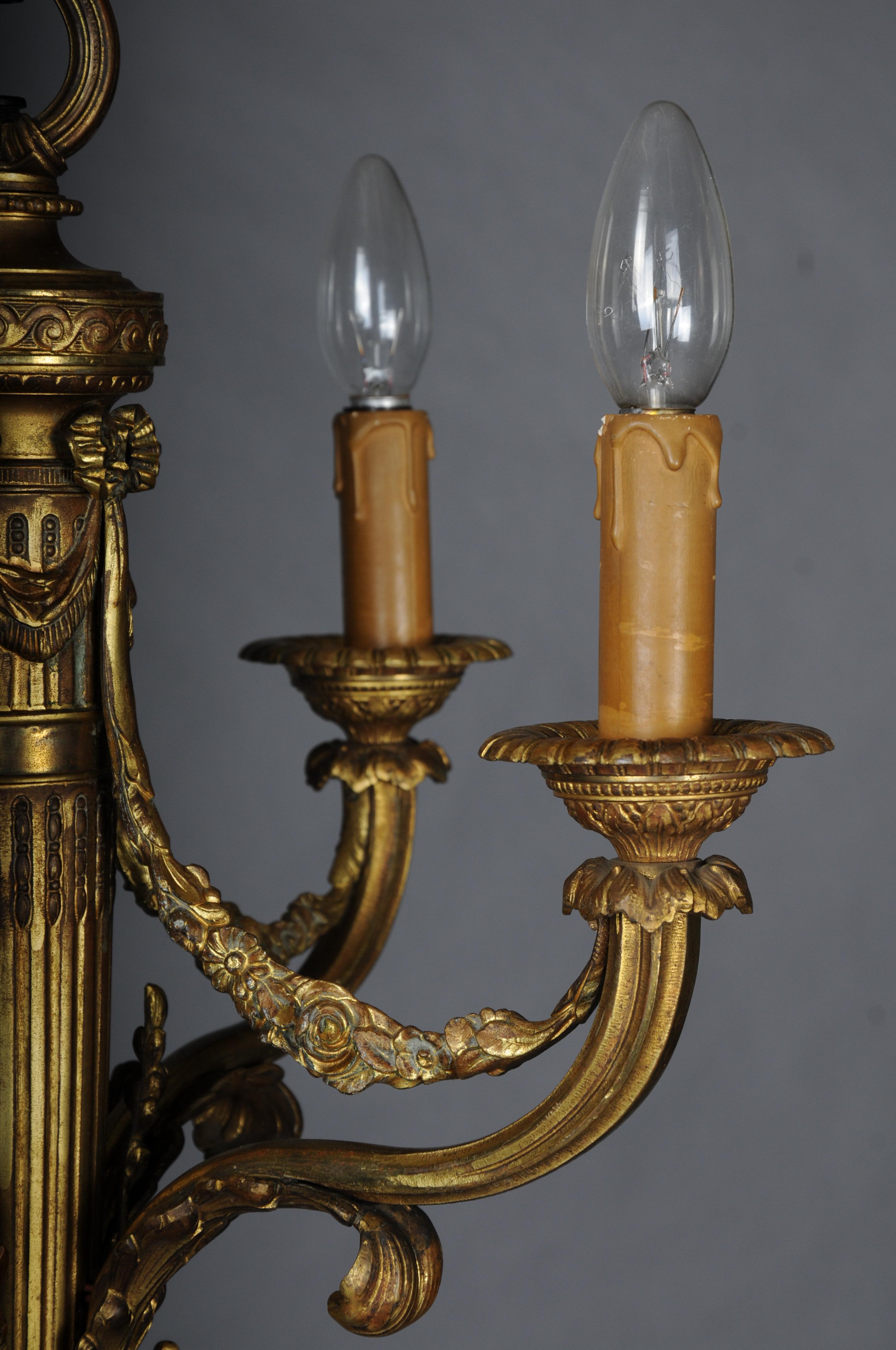 Neoclassical bronze chandelier, gilt, circa 1890 For Sale 4