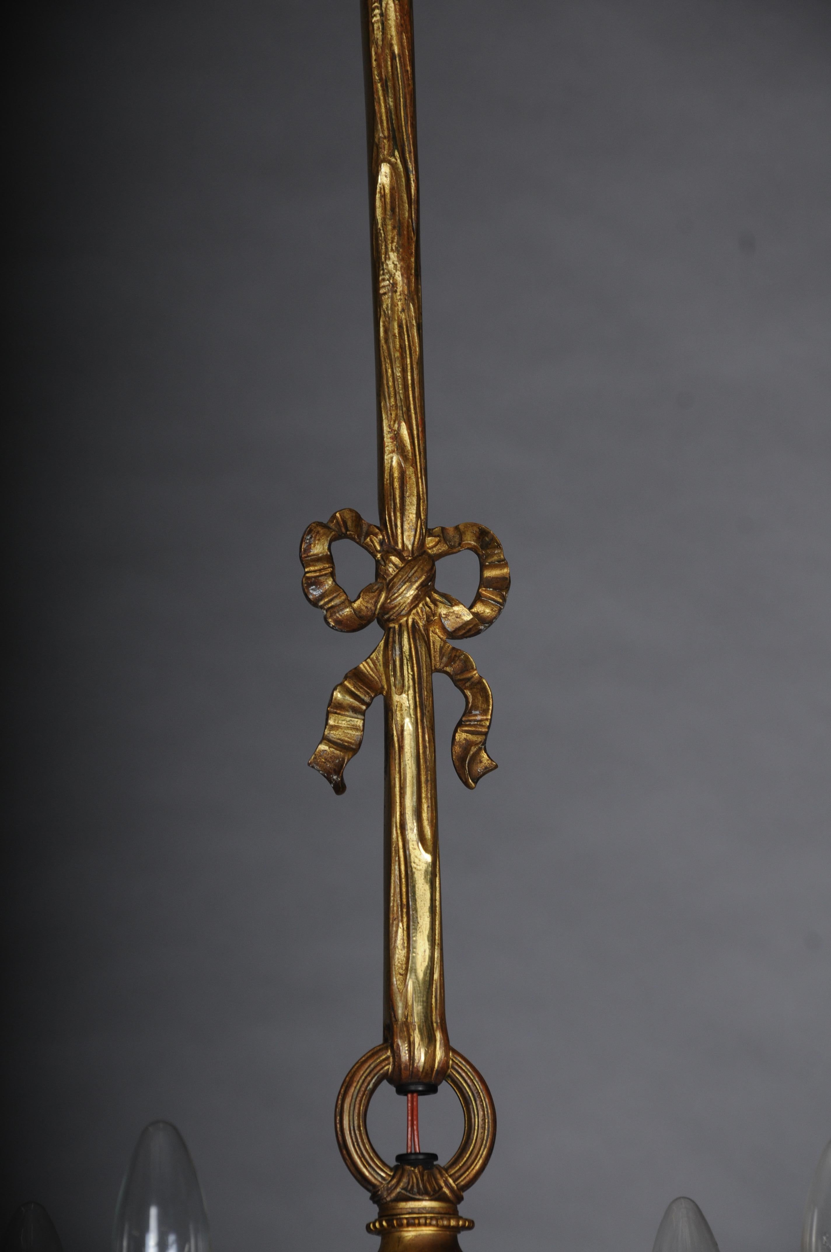 Neoclassical bronze chandelier, gilt, circa 1890 In Good Condition For Sale In Berlin, DE