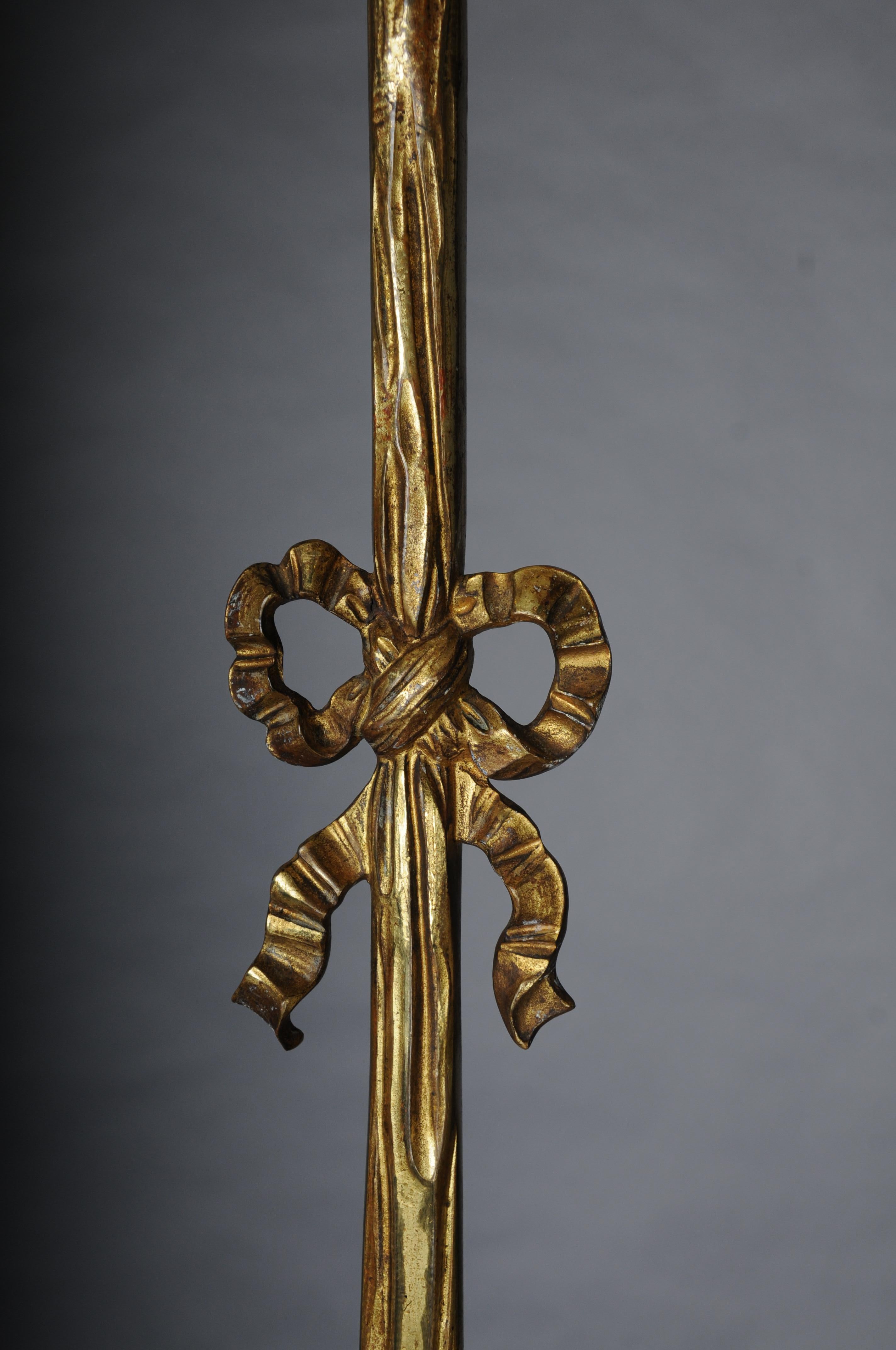 Neoclassical bronze chandelier, gilt, circa 1890 For Sale 1