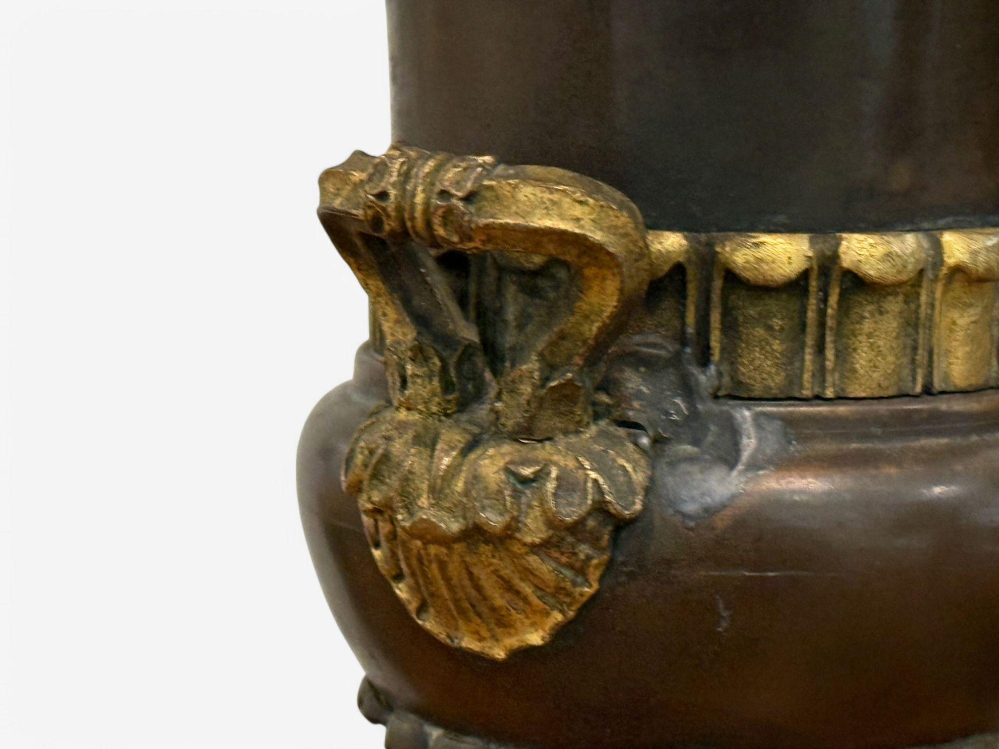 Neoklassisch, Bronze, Marmor, Tischurnen, Frankreich, 1920er Jahre im Angebot 4