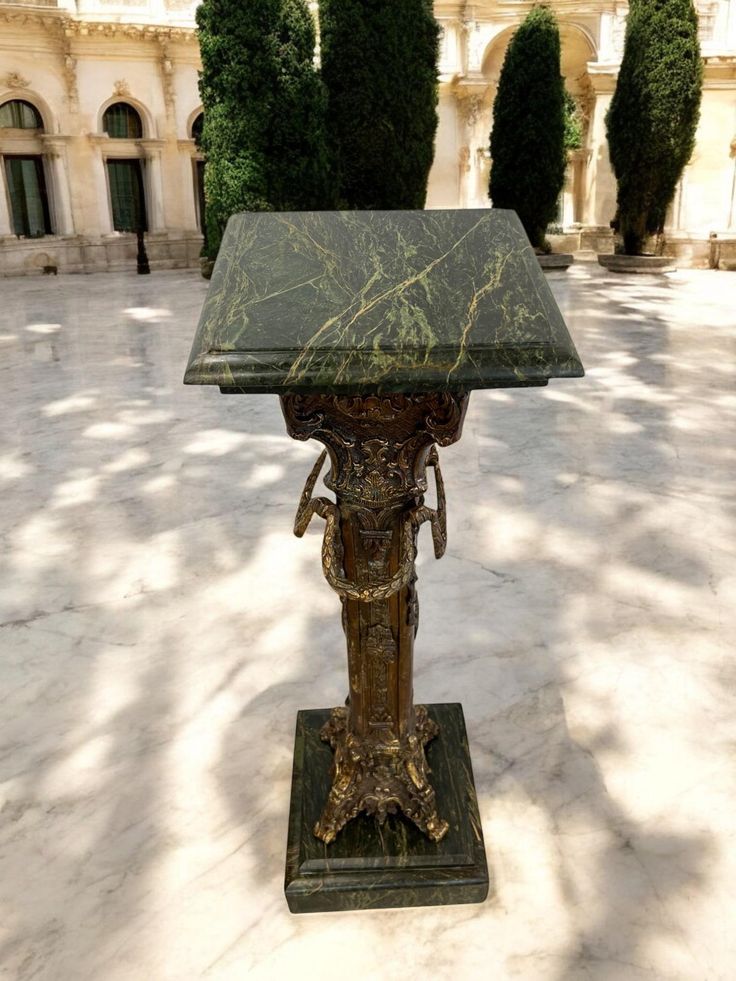 Néo-Renaissance Piédestal en bronze néo-renaissance italienne en vente