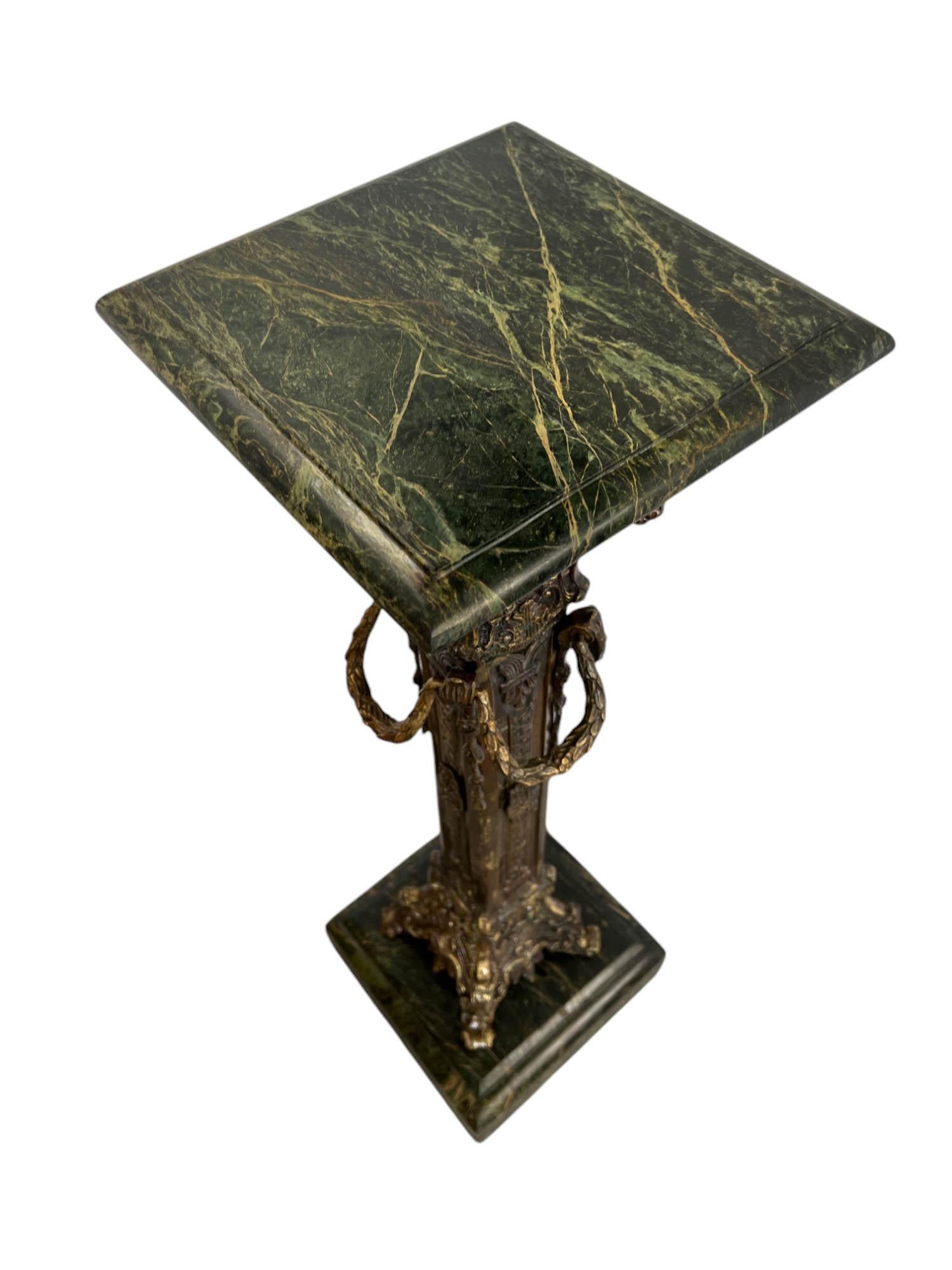 Piédestal en bronze néo-renaissance italienne en vente 1