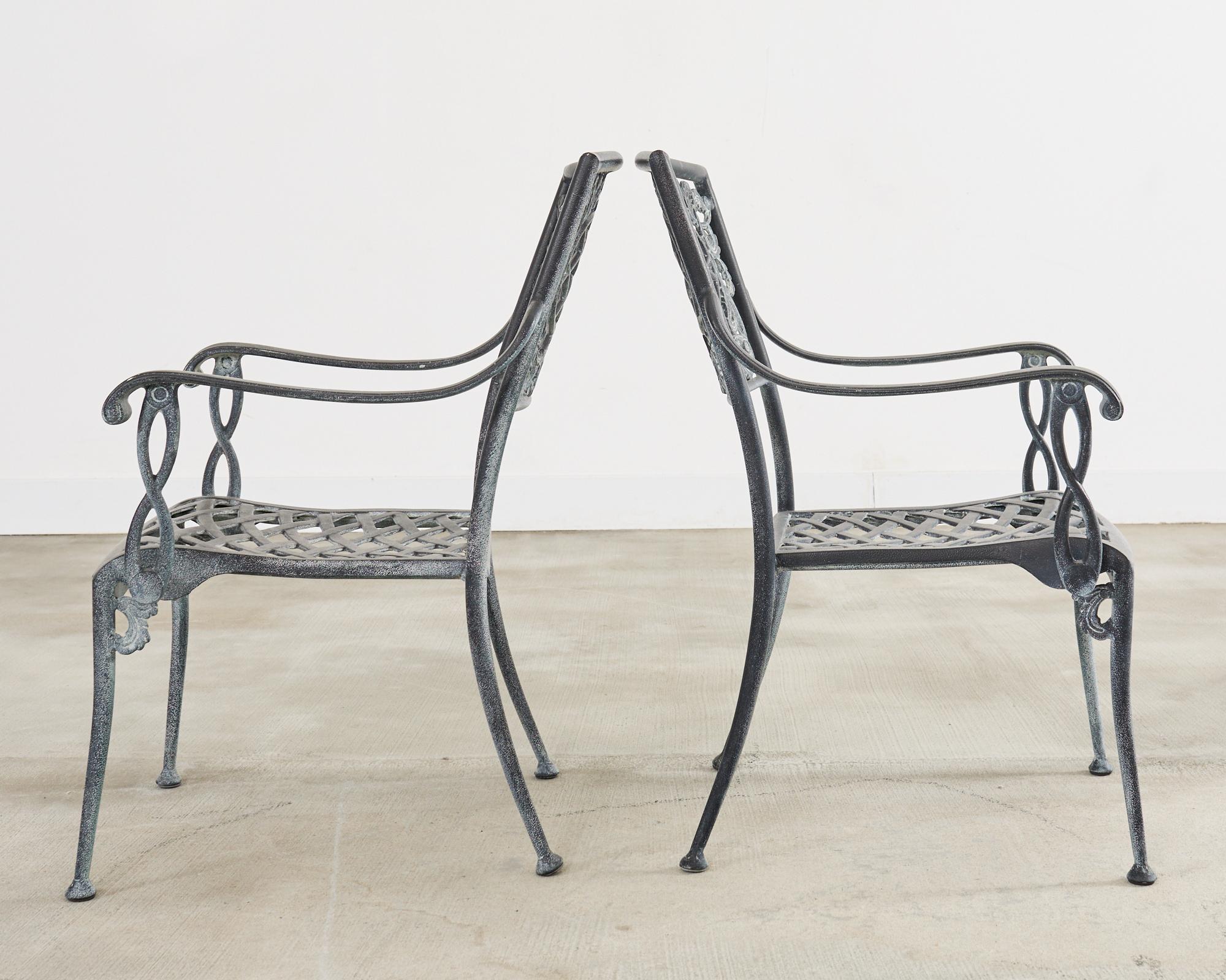 Banc de jardin et chaises de salle à manger de style néoclassique Brown Jordan en vente 3