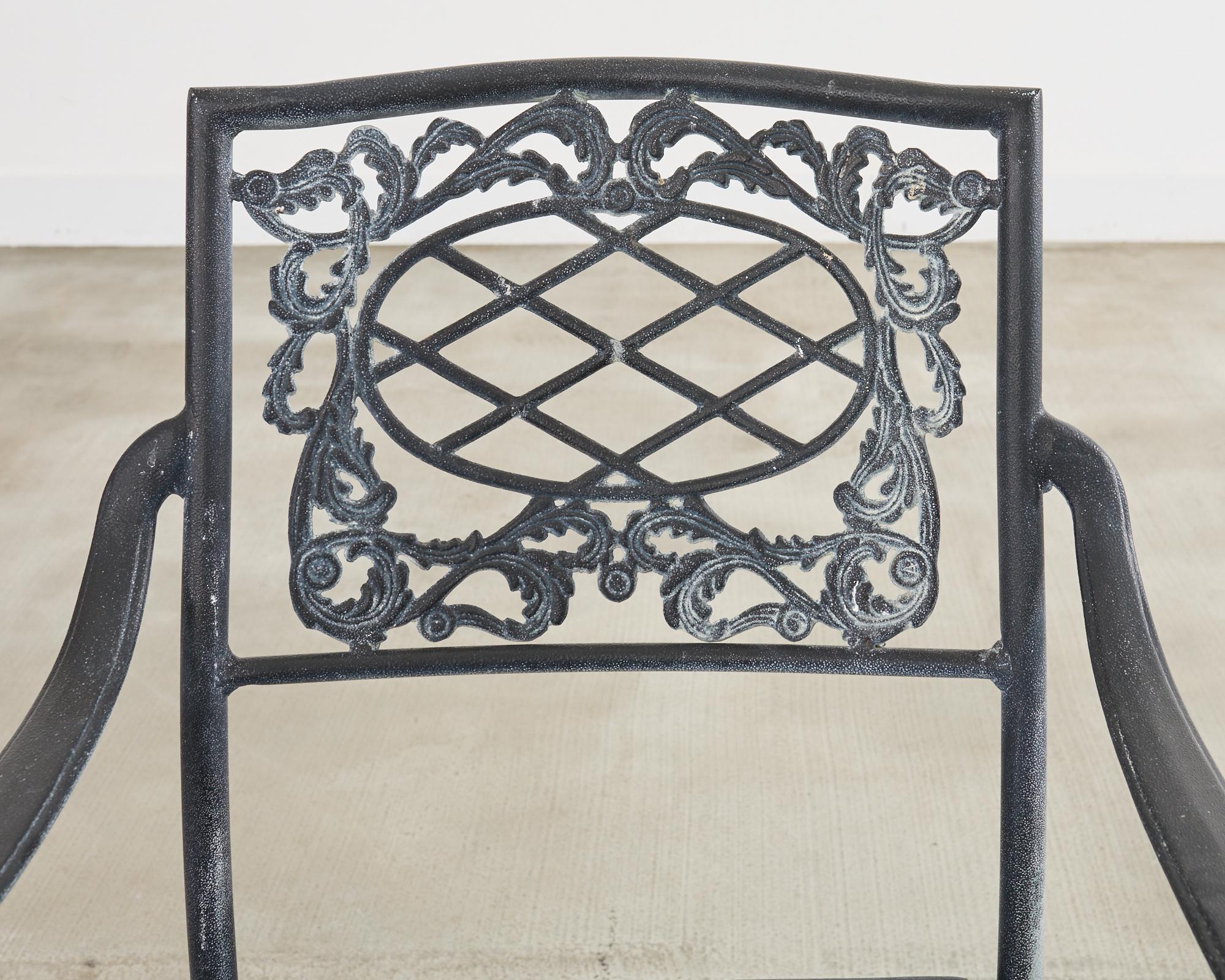Banc de jardin et chaises de salle à manger de style néoclassique Brown Jordan en vente 6