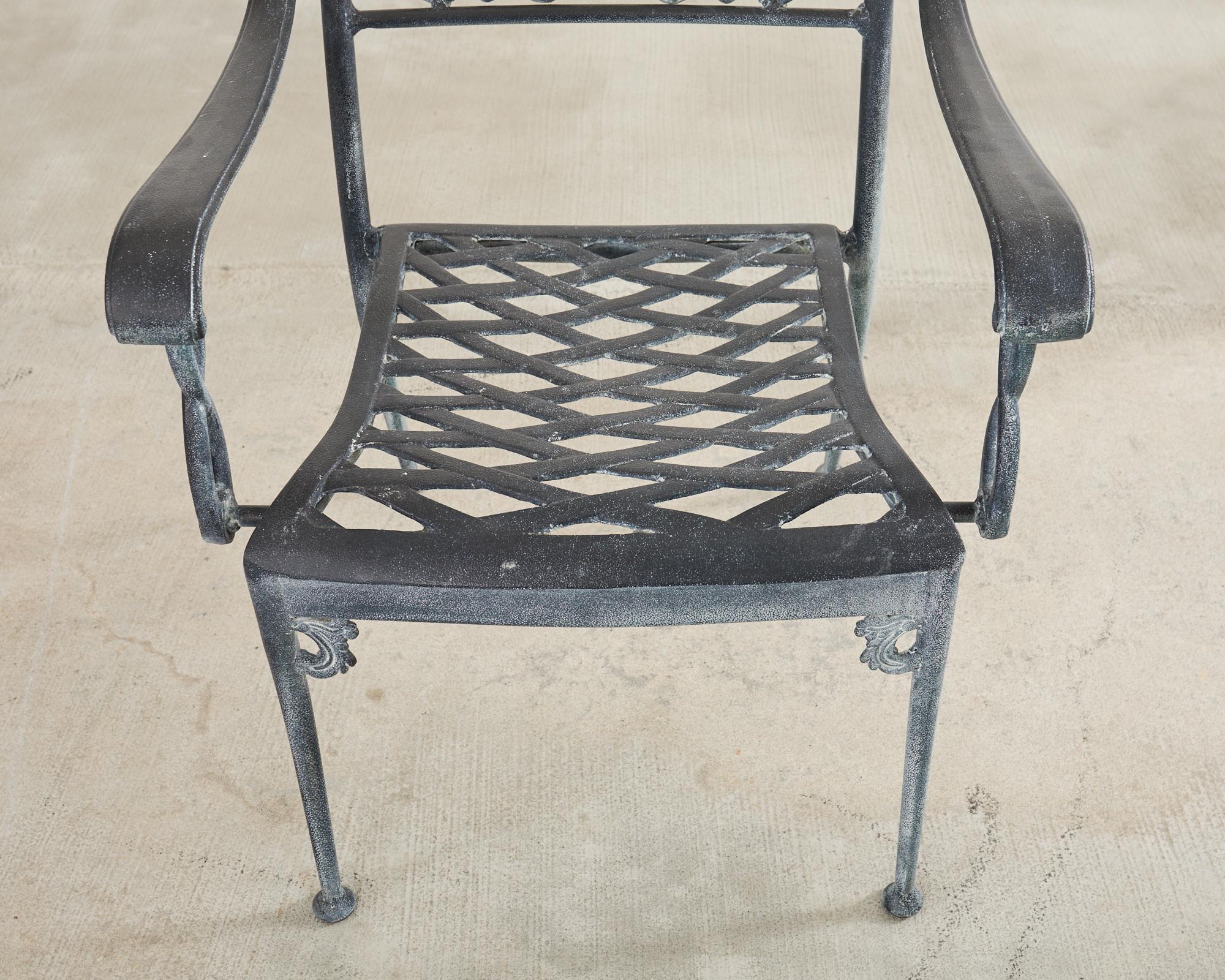 Banc de jardin et chaises de salle à manger de style néoclassique Brown Jordan en vente 7