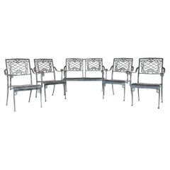 Banc de jardin et chaises de salle à manger de style néoclassique Brown Jordan