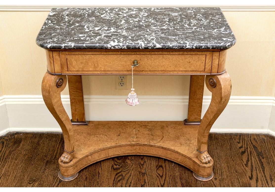Table console néoclassique en bois de ronce et plateau de marbre en vente 4