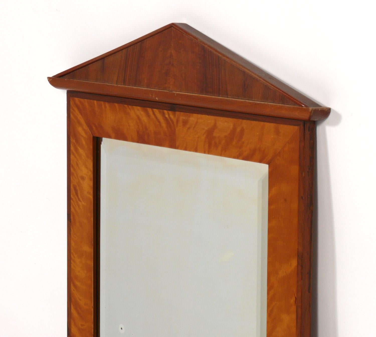 Espejo neoclásico de madera de Burl del Hotel Carlyle de Nueva York 40,25