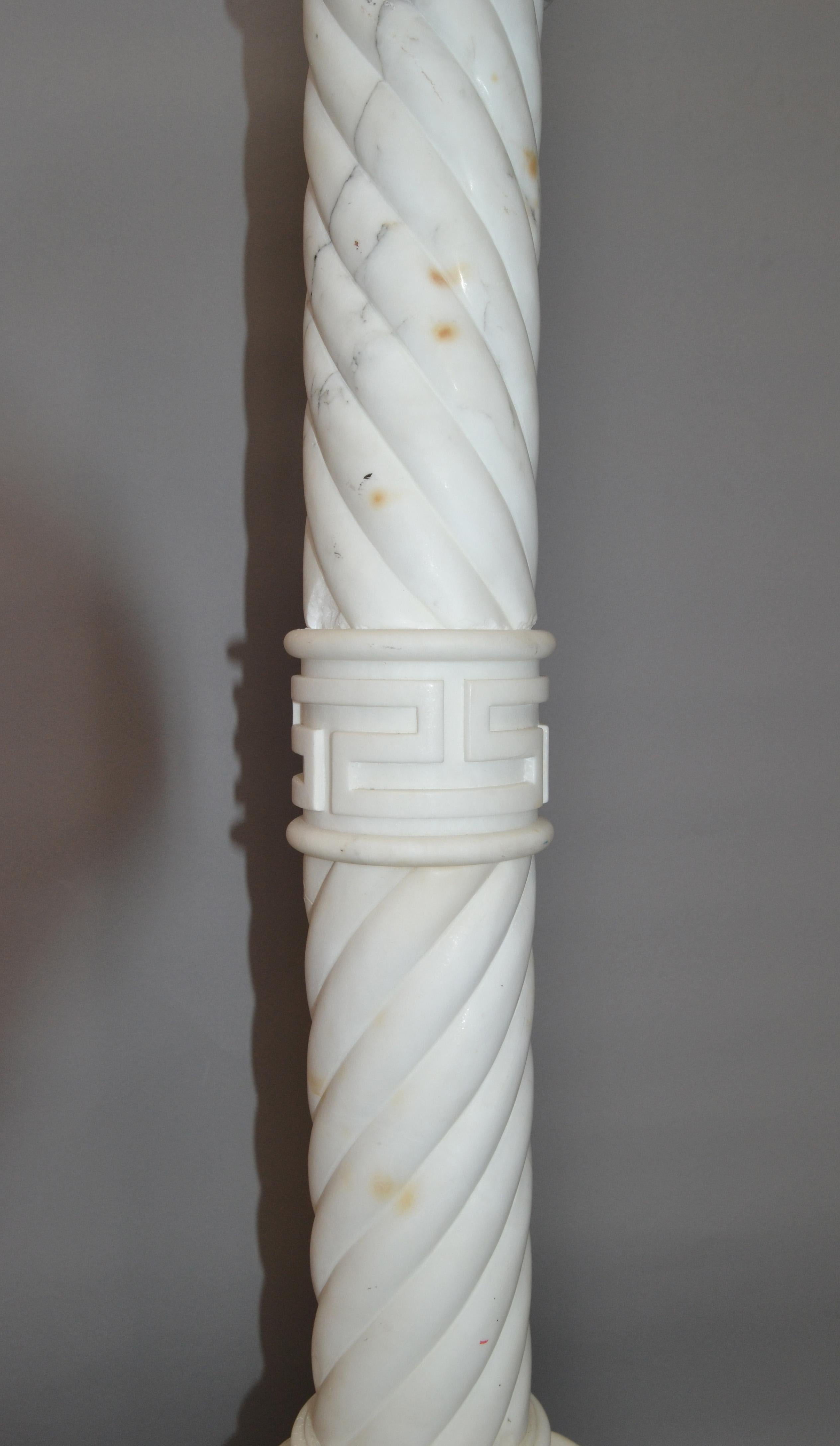 Neoclassical Carrara Marble Pedestal Table, Sculpture Stand or Column Italy 1950 For Sale 4
