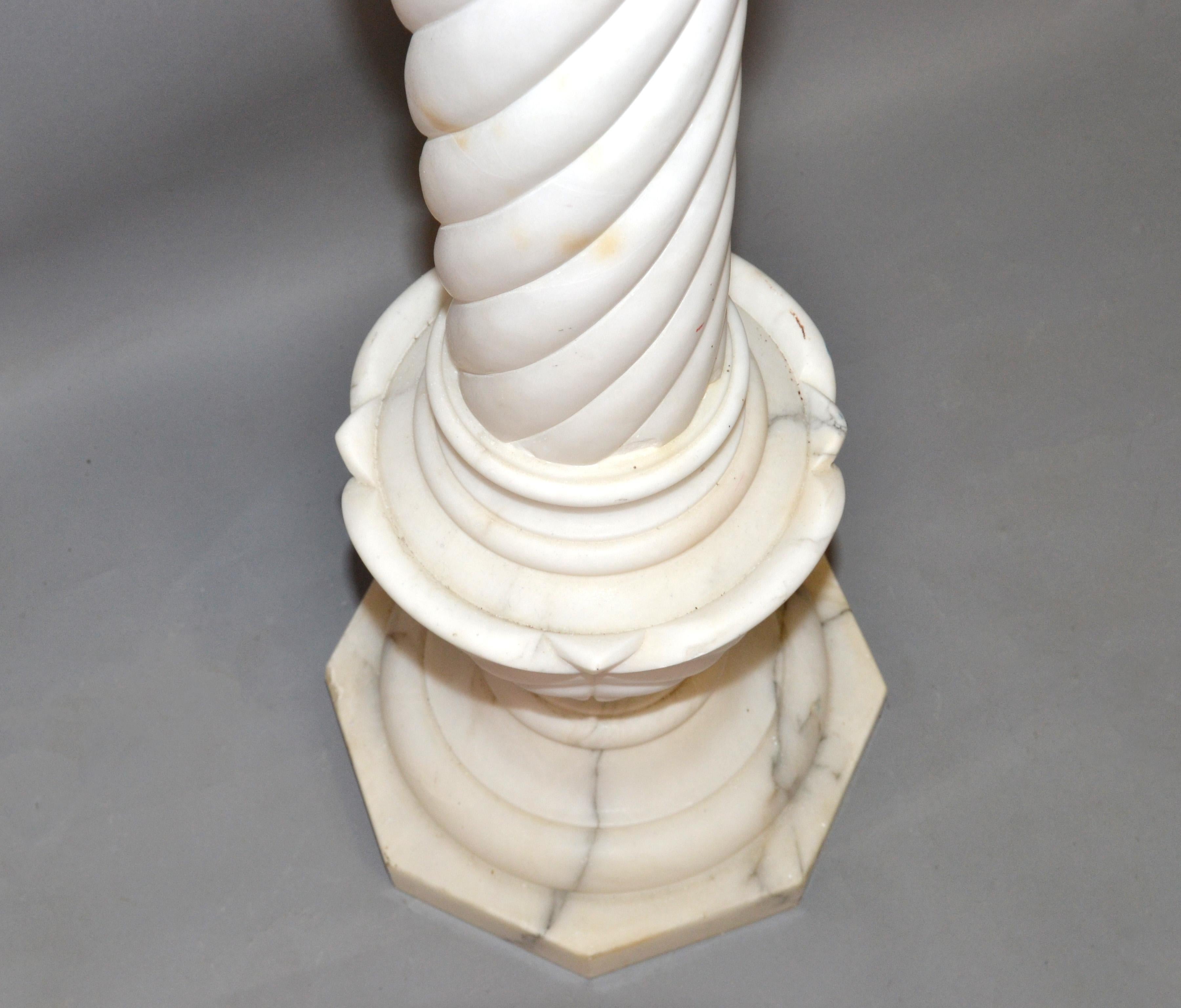 Neoclassical Carrara Marble Pedestal Table, Sculpture Stand or Column Italy 1950 For Sale 6