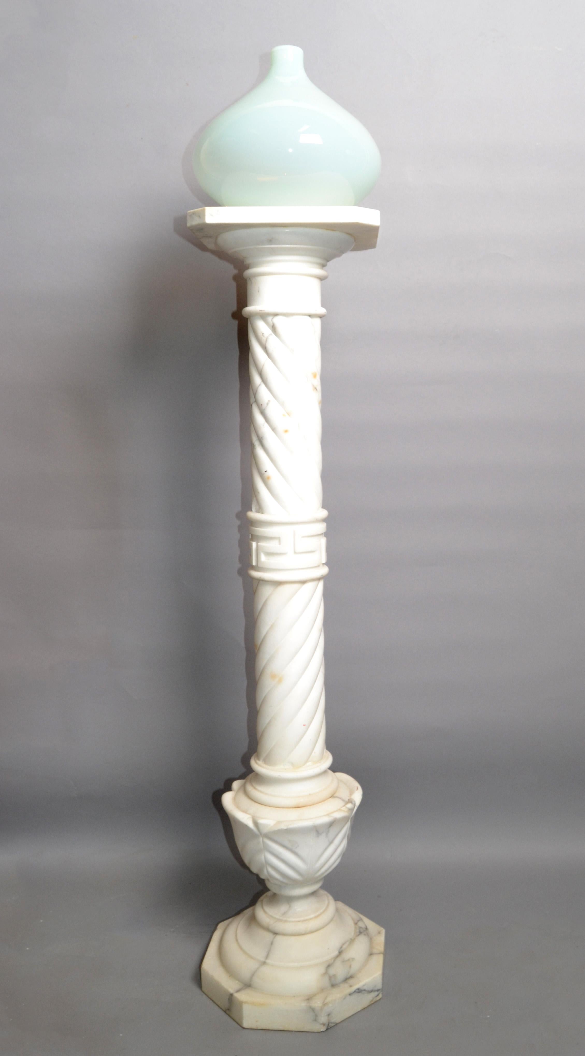 Italian Neoclassical Carrara Marble Pedestal Table, Sculpture Stand or Column Italy 1950 For Sale