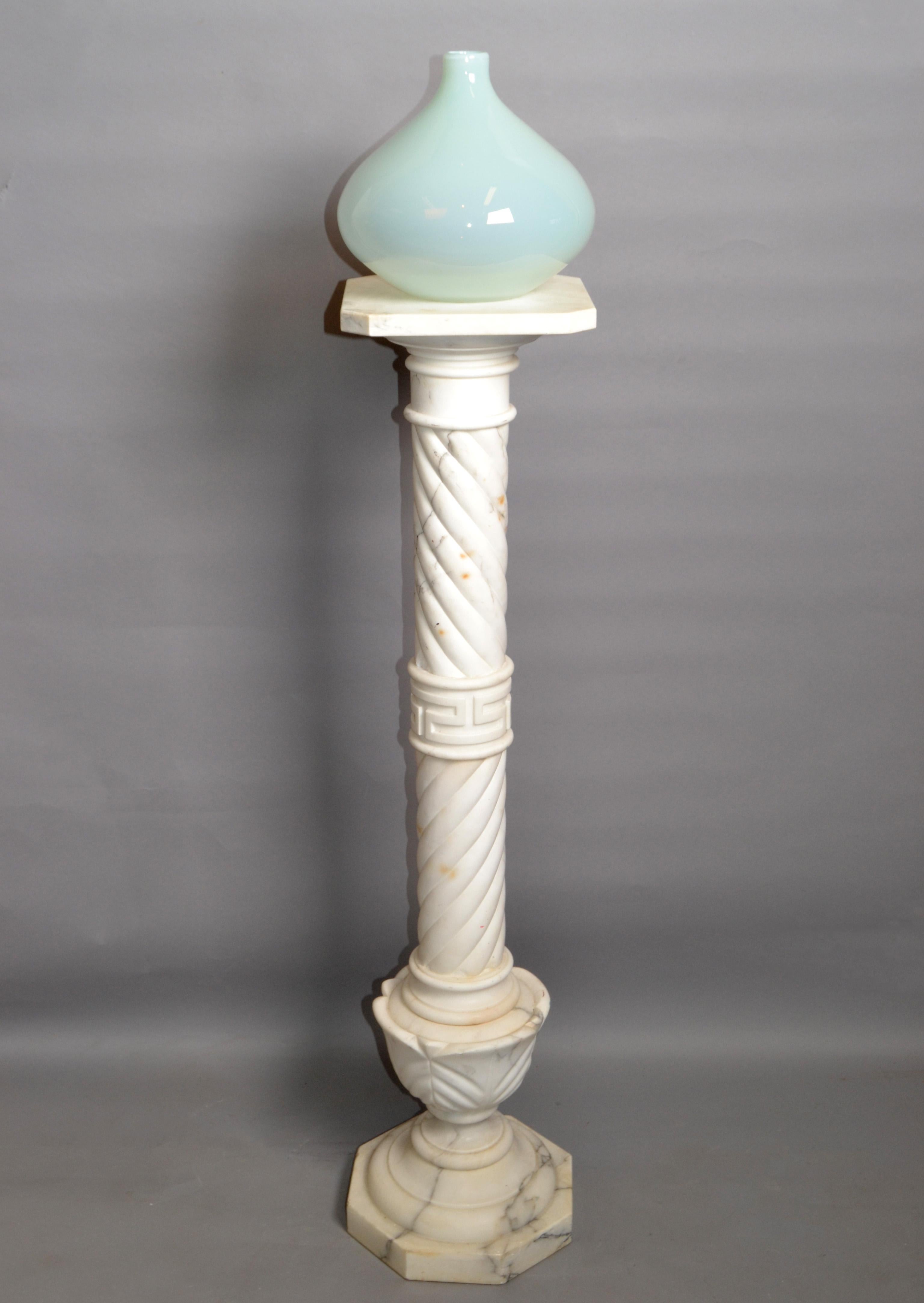 Hand-Carved Neoclassical Carrara Marble Pedestal Table, Sculpture Stand or Column Italy 1950 For Sale