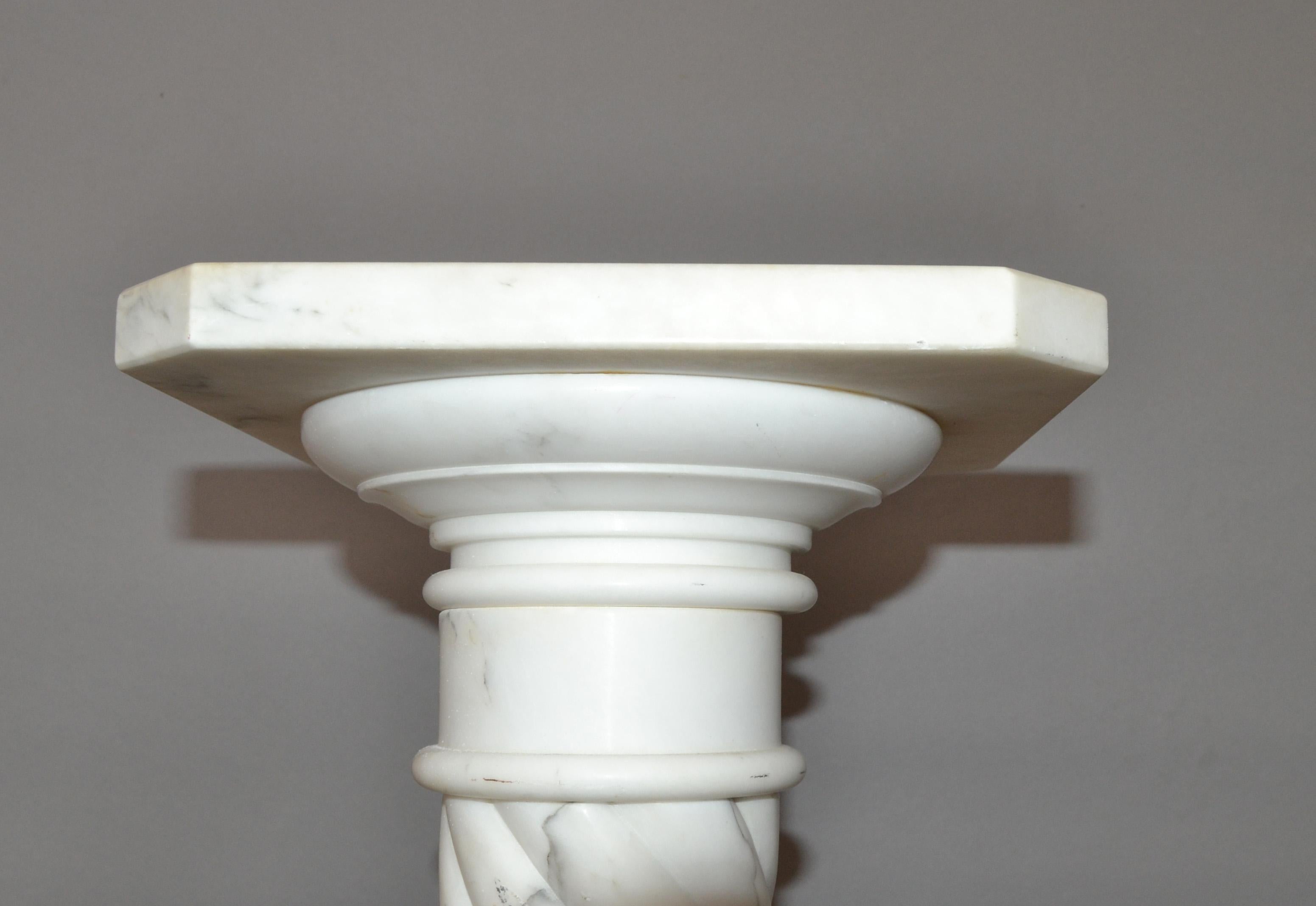 Neoclassical Carrara Marble Pedestal Table, Sculpture Stand or Column Italy 1950 For Sale 2