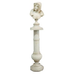Buste néoclassique en albâtre sculpté représentant une jeune fille, avec socle en marbre, vers 1900
