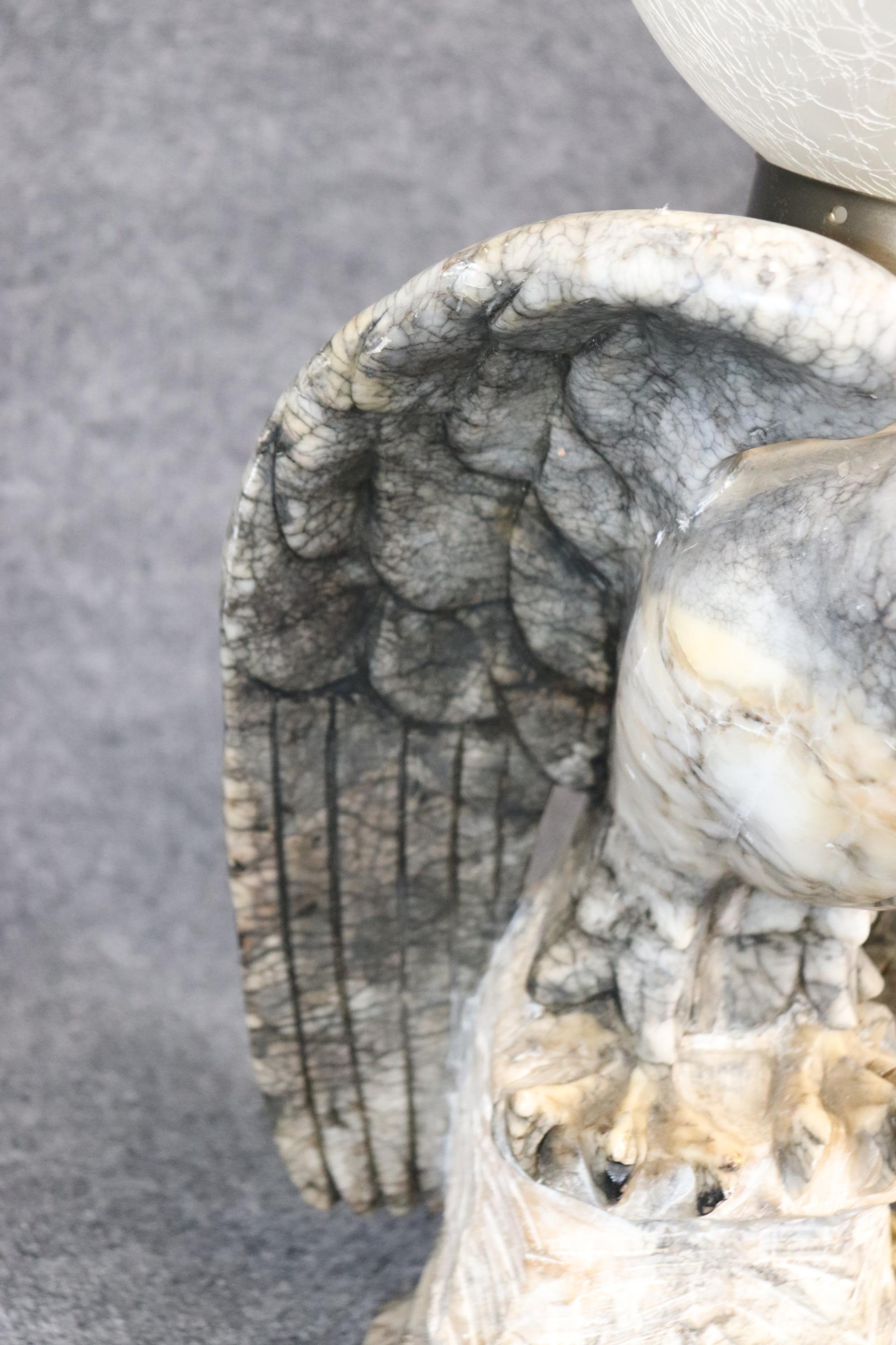 Neoclassical Carved Alabaster Eagle Table Table Lamp For Sale 3