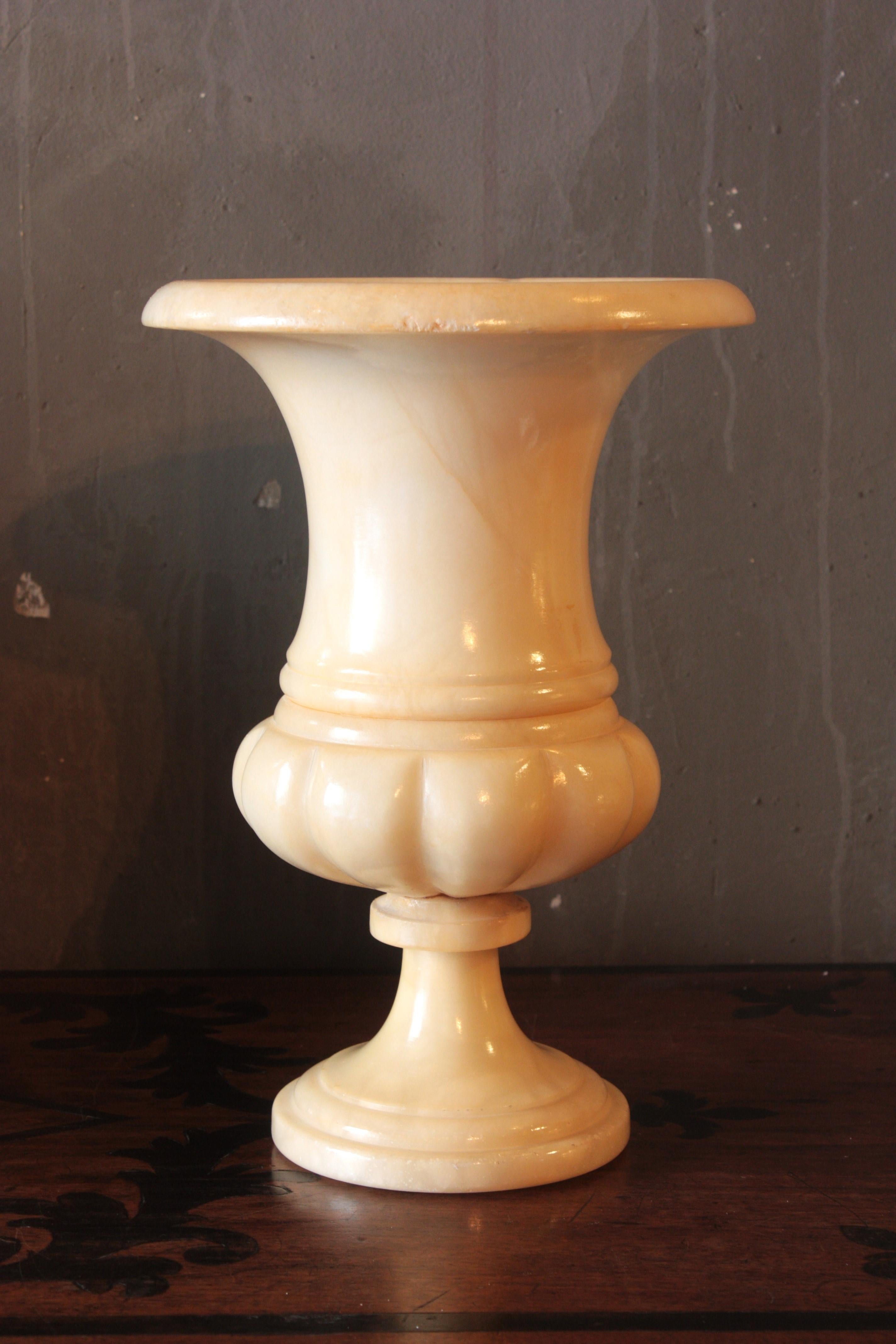 20th Century Neoclassical Carved Alabaster Urn Lamp For Sale