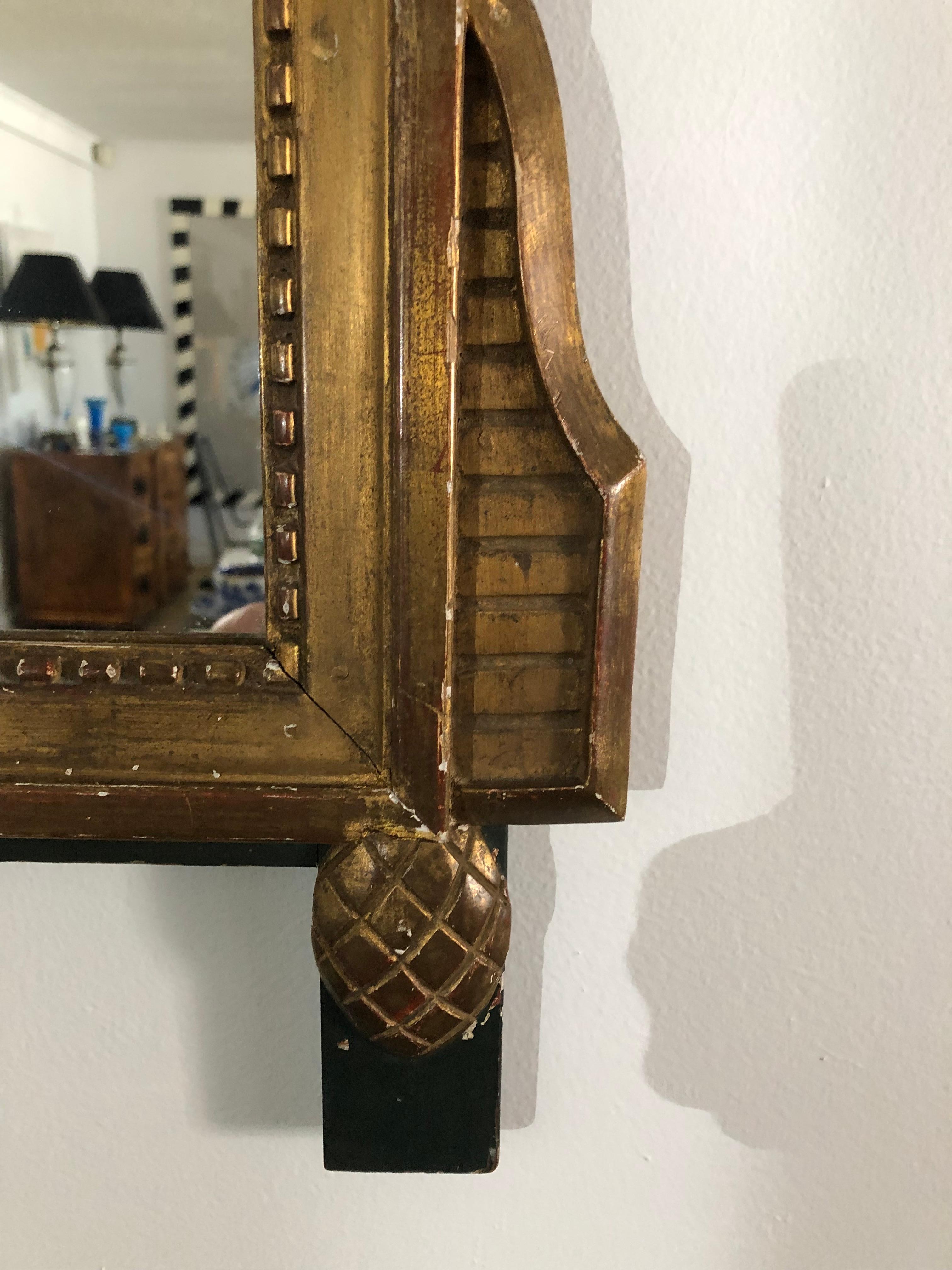 Neoclassical Carved Giltwood Mirror with Hearts and Arrows In Good Condition In Essex, MA