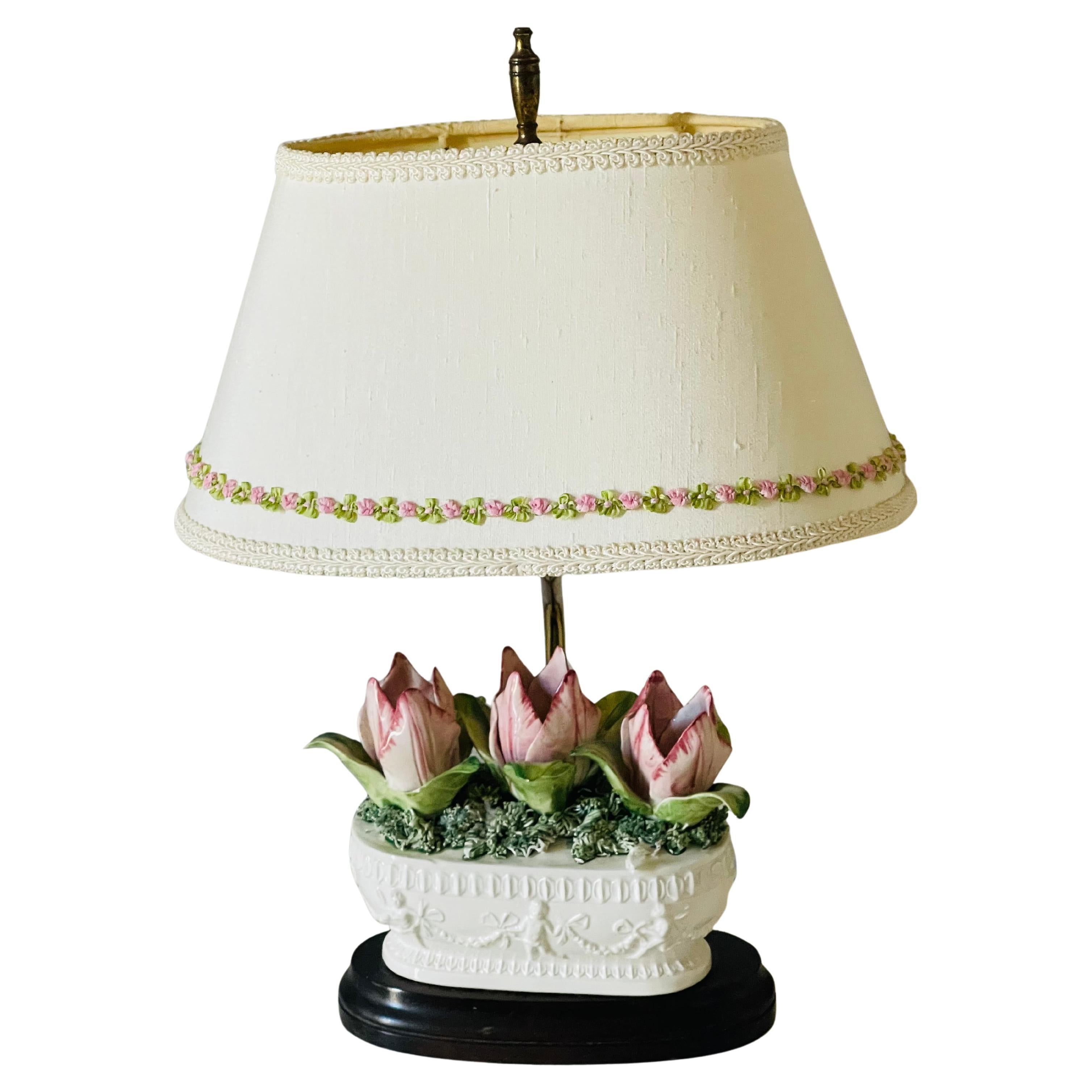 Lampe néoclassique avec tulipes