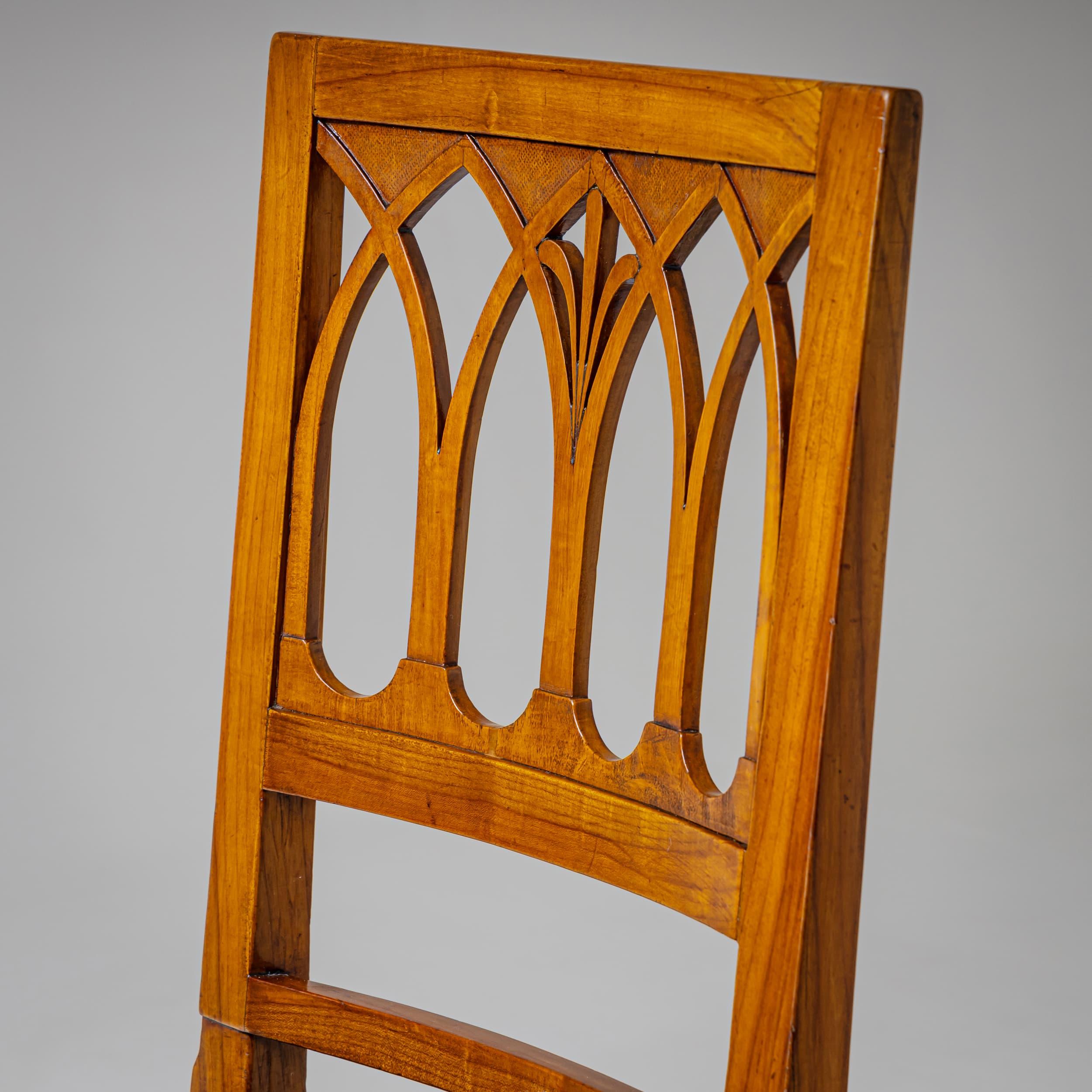 Sillas neoclásicas de madera de cerezo, principios del siglo XIX Chapado en venta