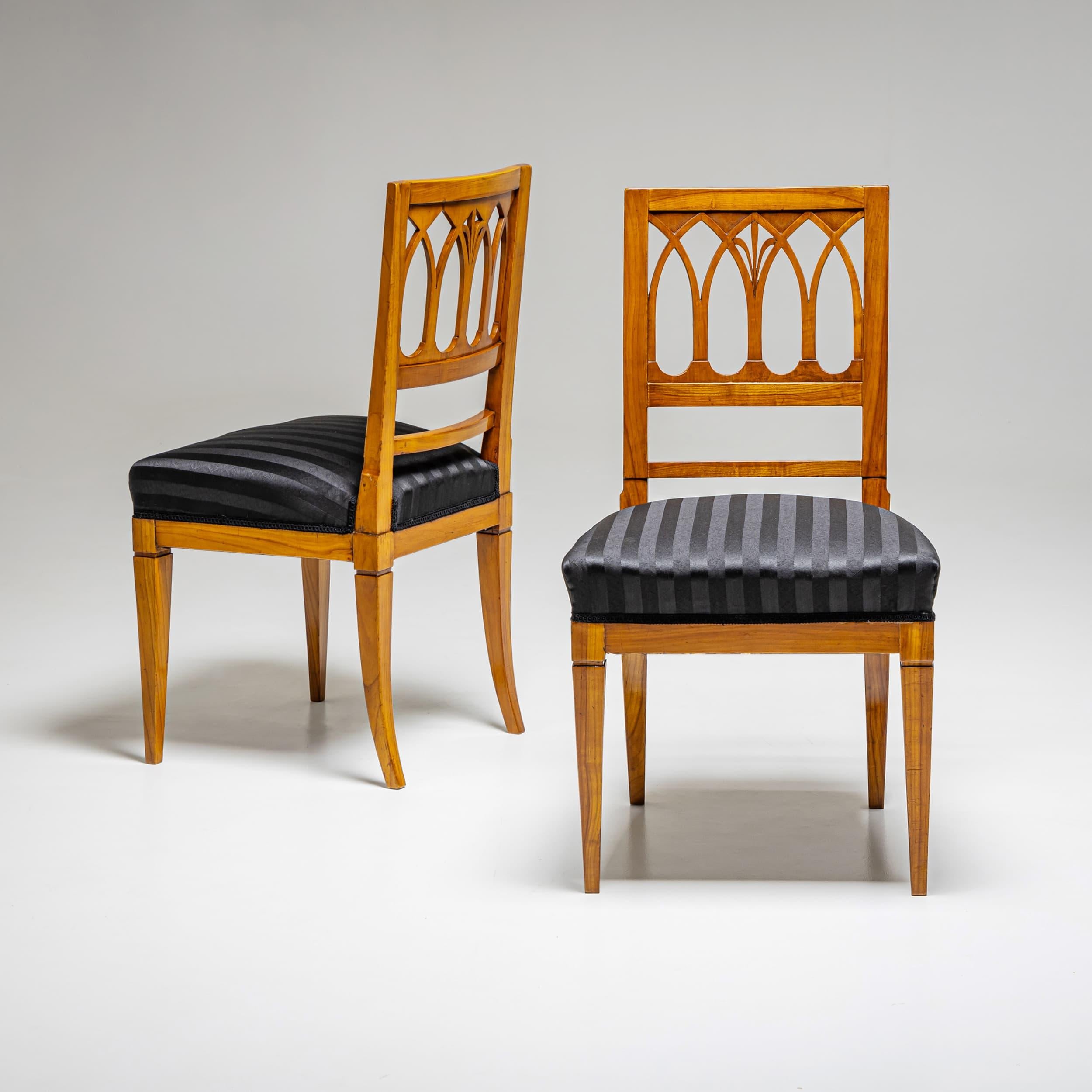 Sillas neoclásicas de madera de cerezo, principios del siglo XIX Cereza en venta