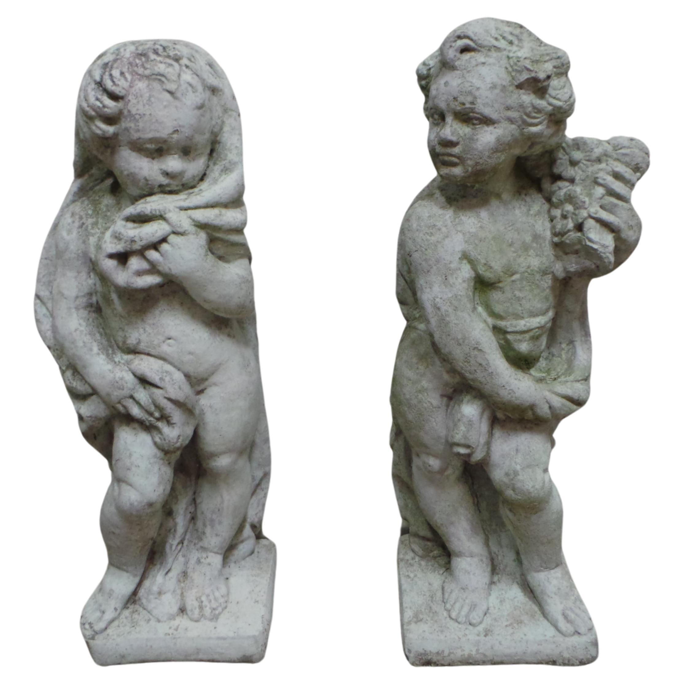 Statues de jardin néoclassiques d'angelot ou de putto en pierre moulée