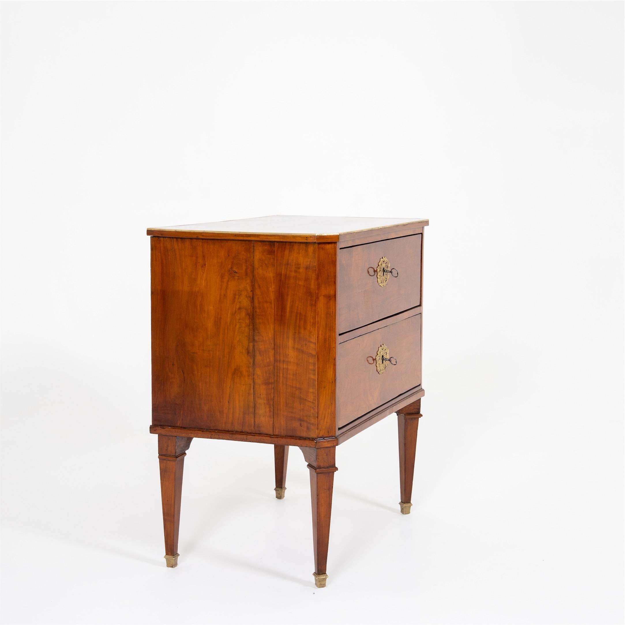 Neoclassical Chest of Drawers, circa 1800 4